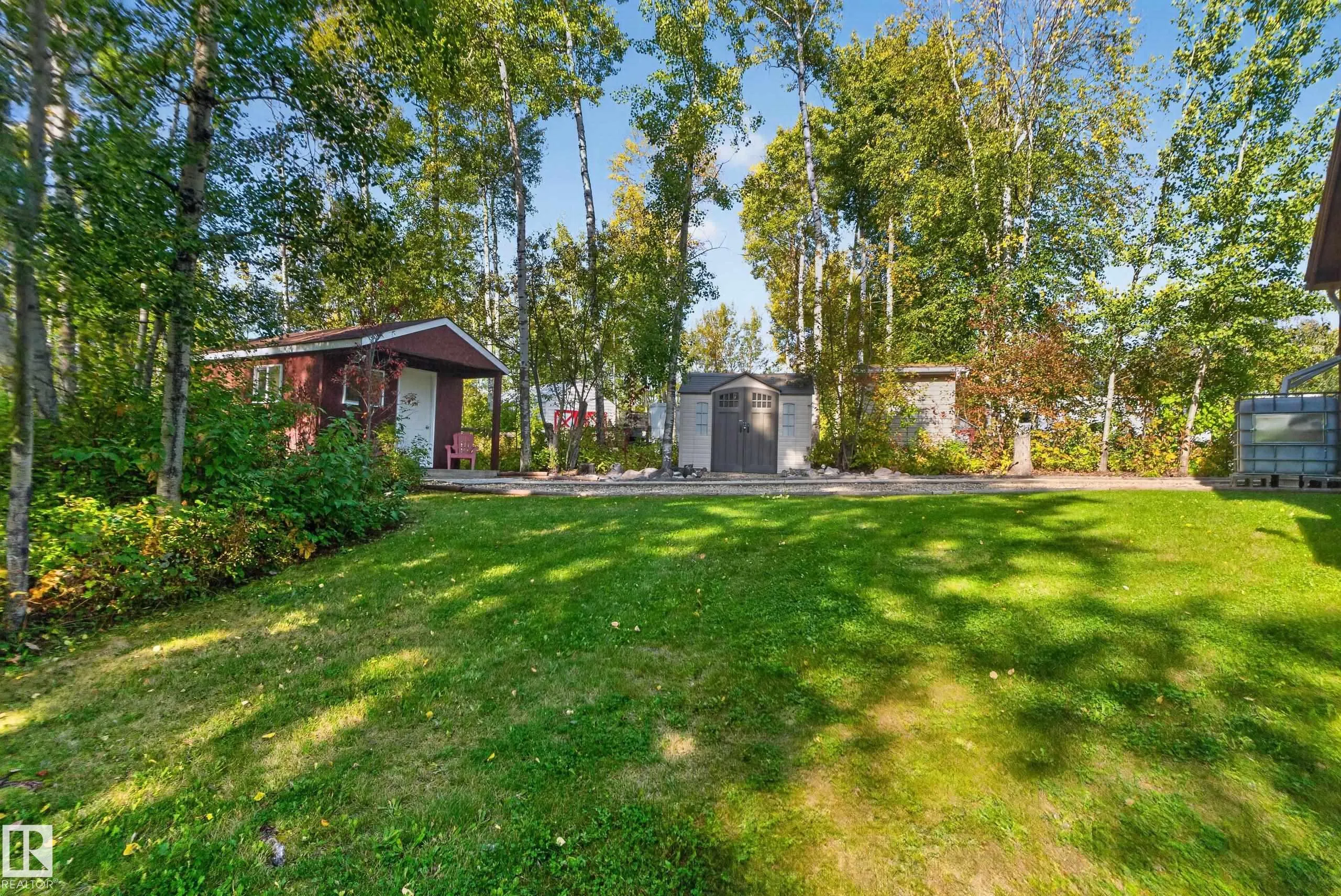 9 Horseshoe Crescent