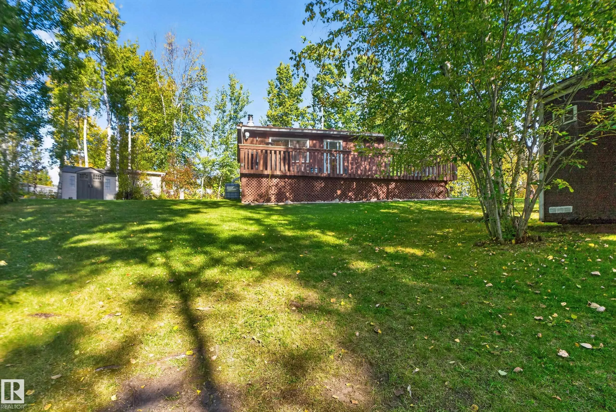 9 Horseshoe Crescent