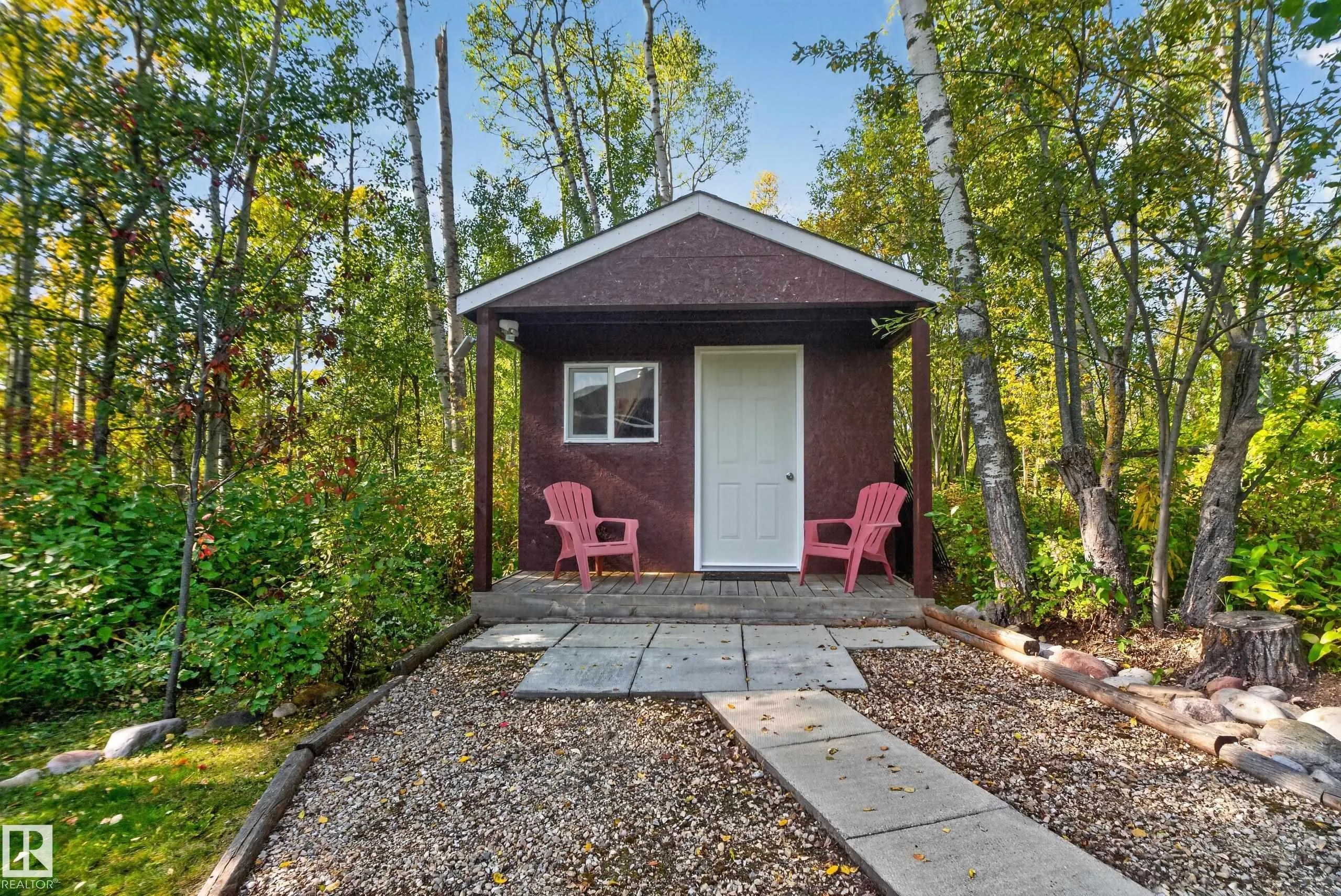 9 Horseshoe Crescent