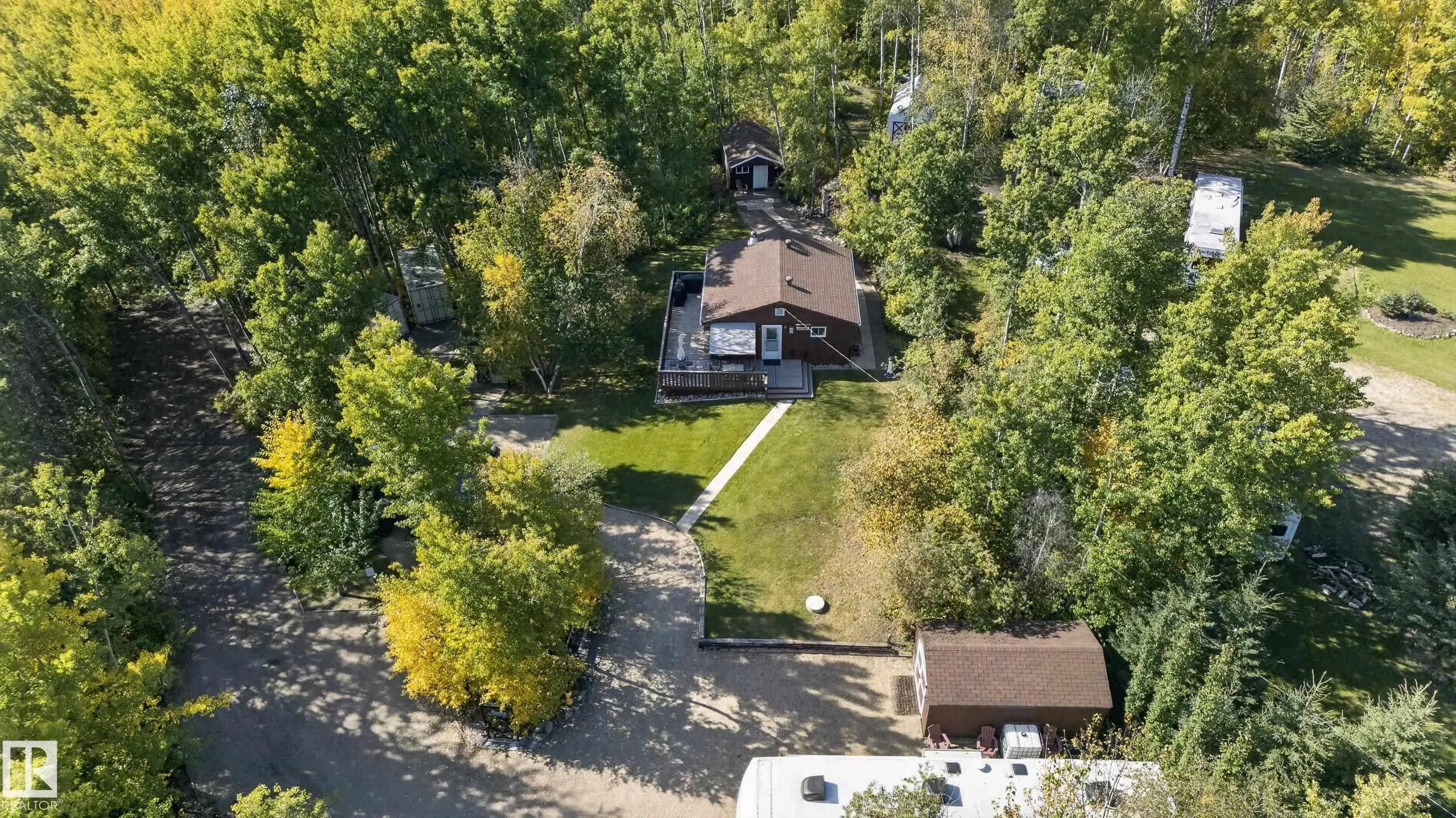 9 Horseshoe Crescent
