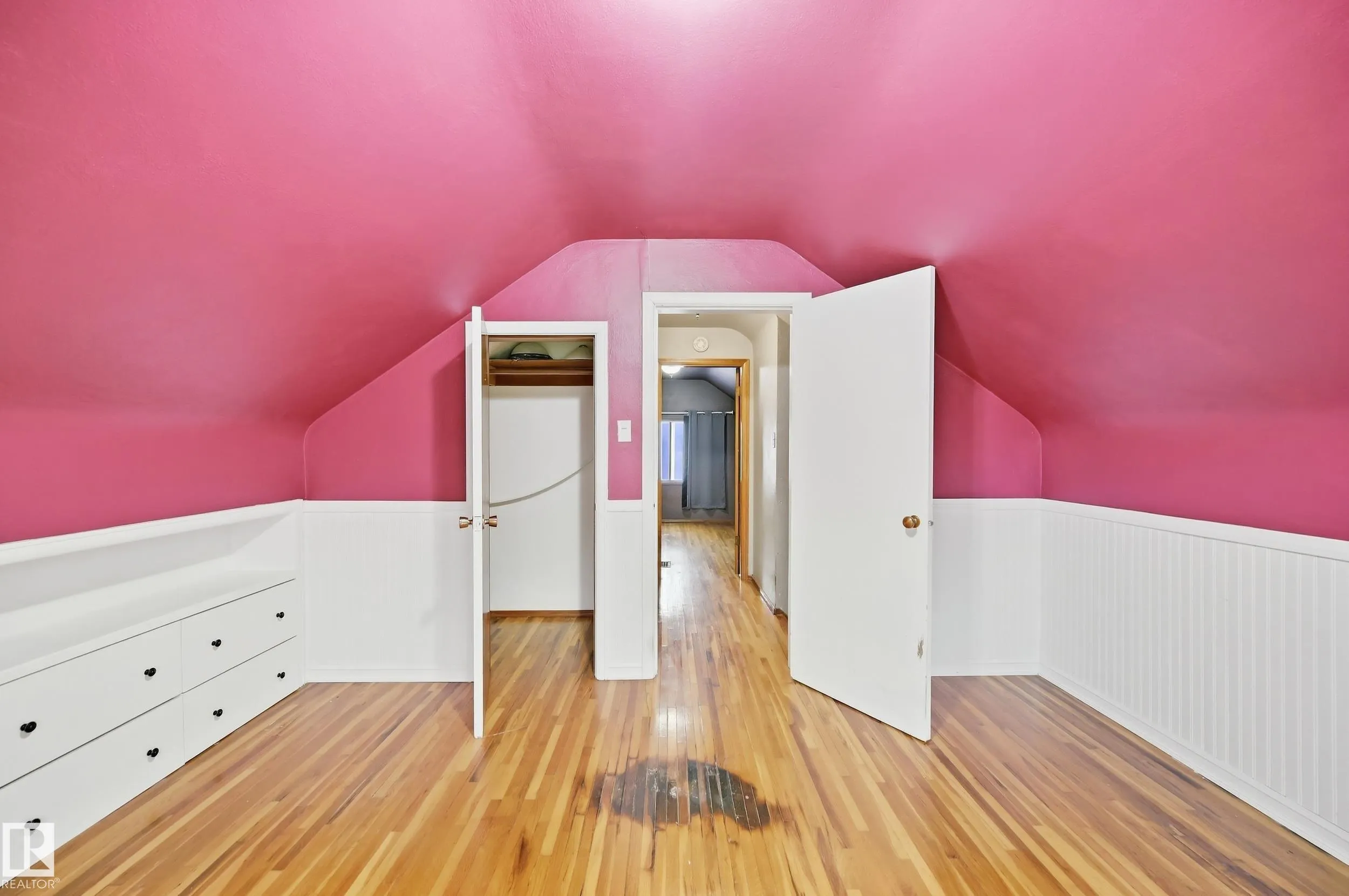 10910 117 Street
