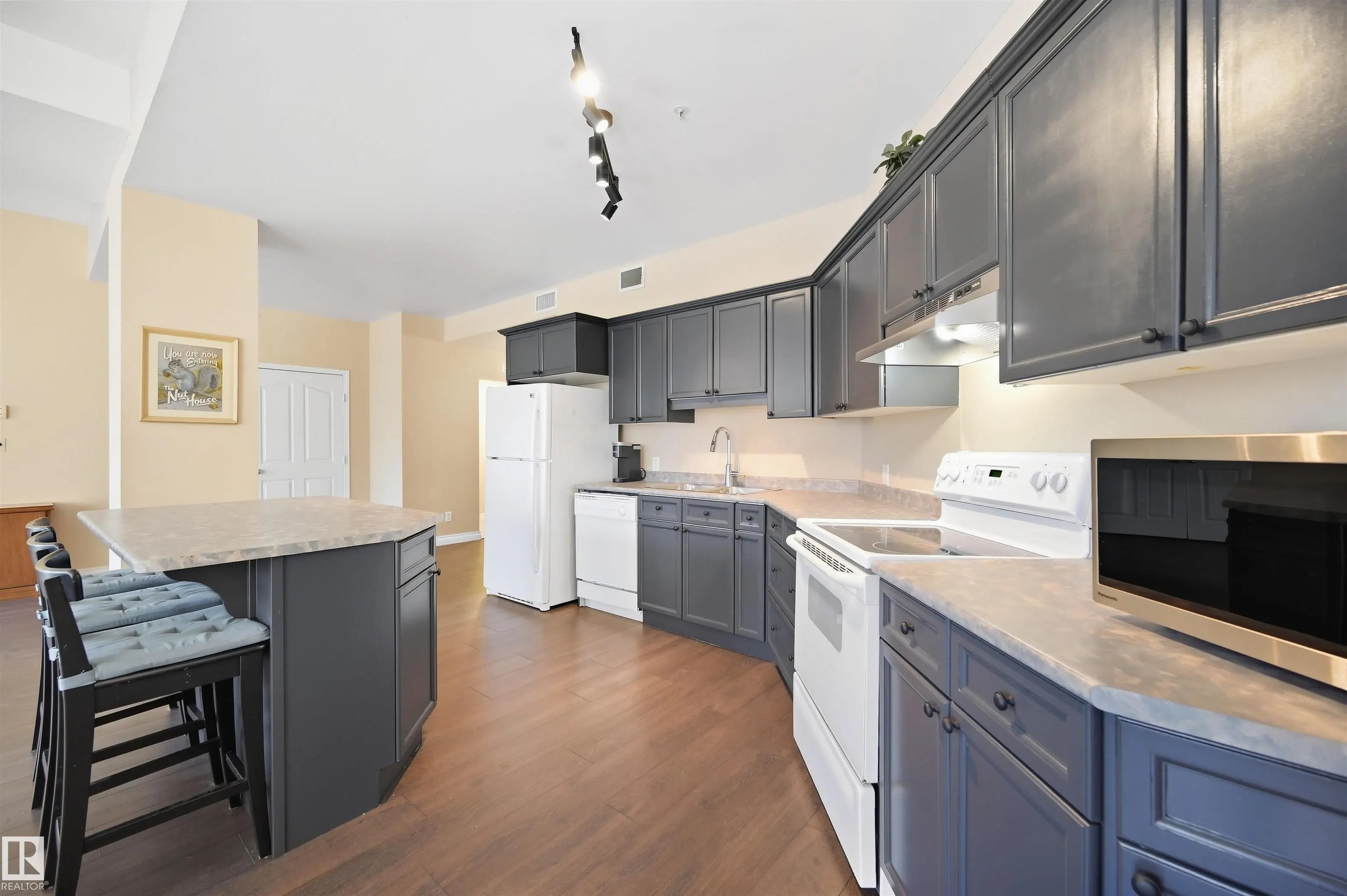 10106 105 Street