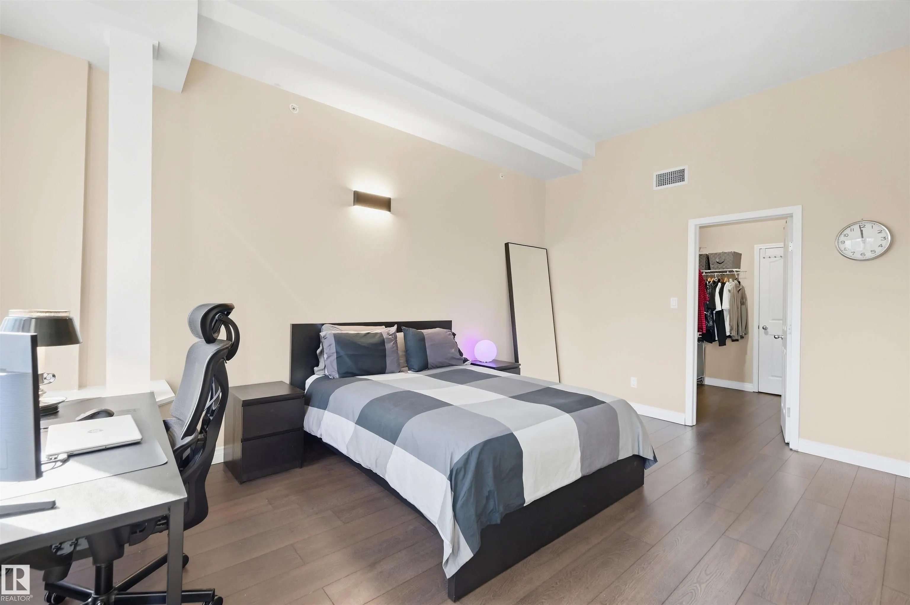 10106 105 Street