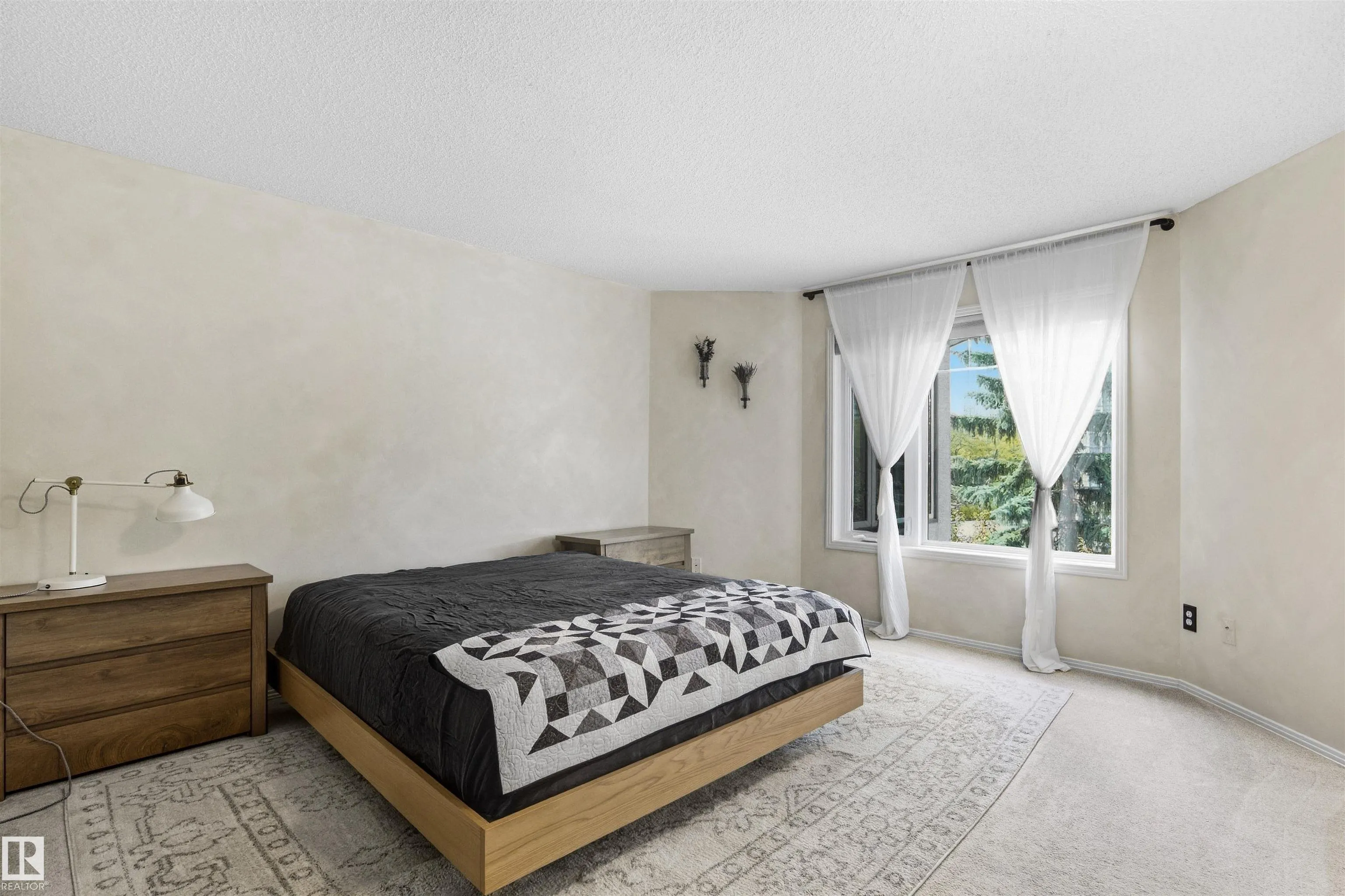 8909 100 Street