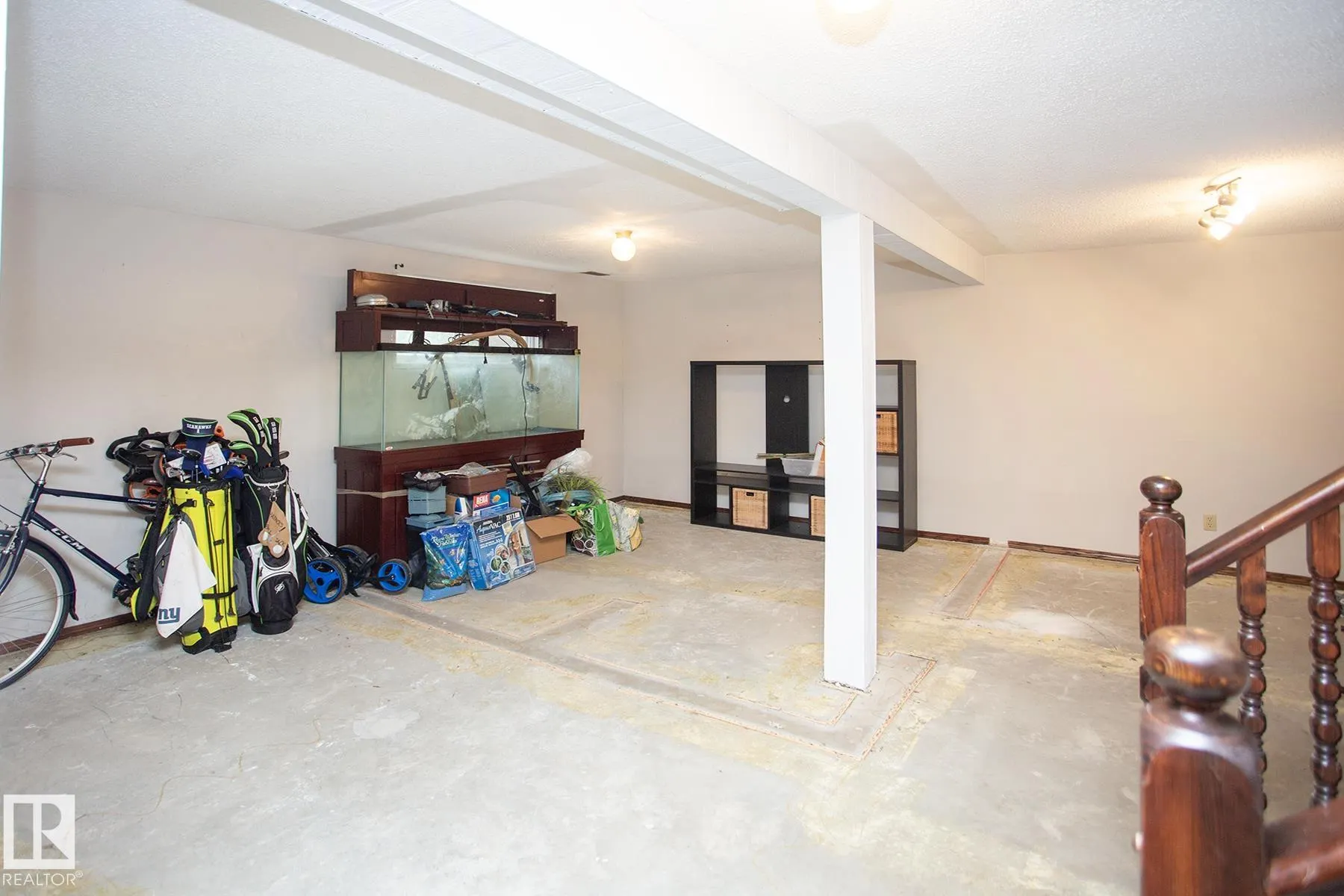 8 ASH Crescent