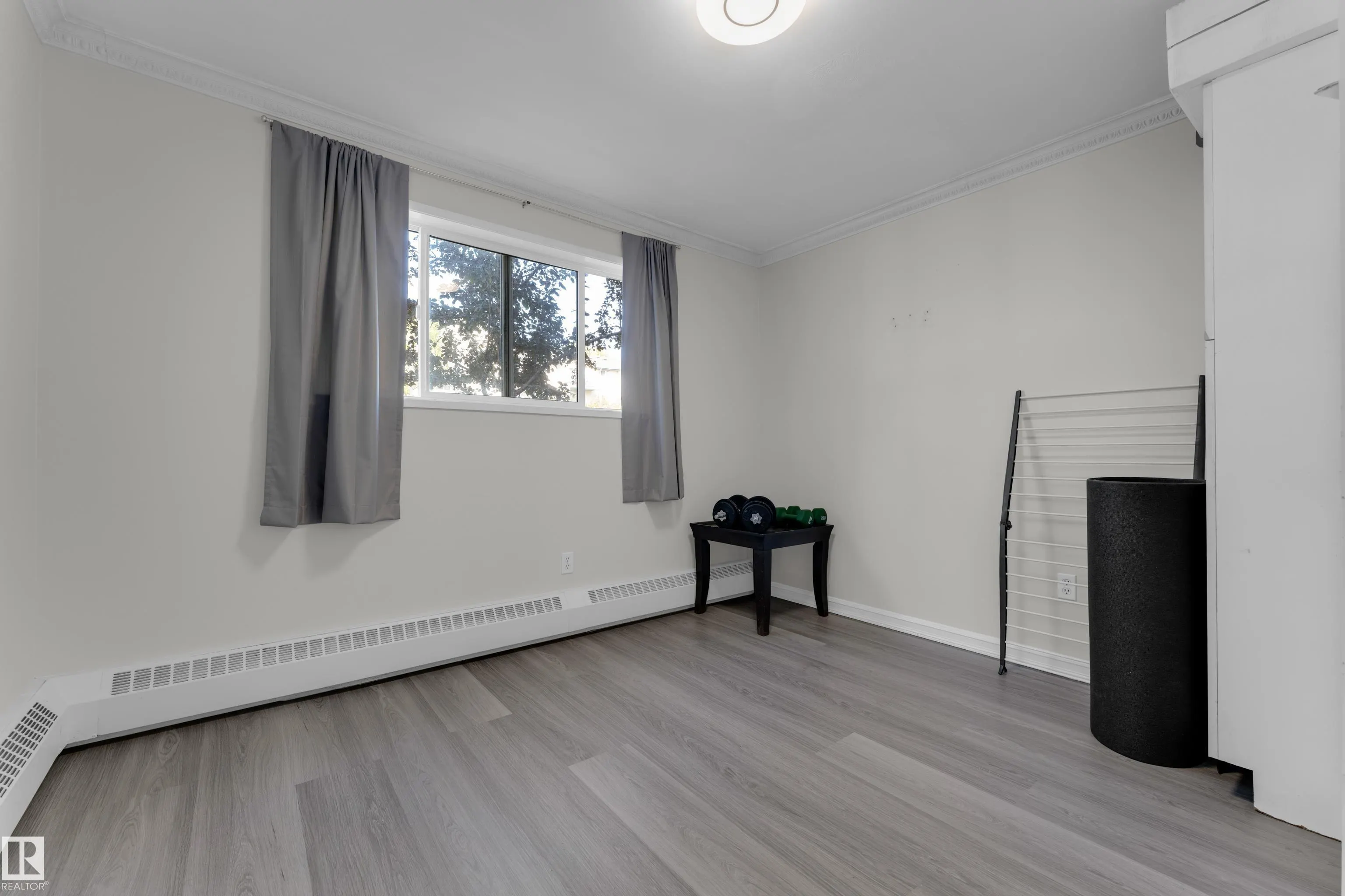2508 50 Street