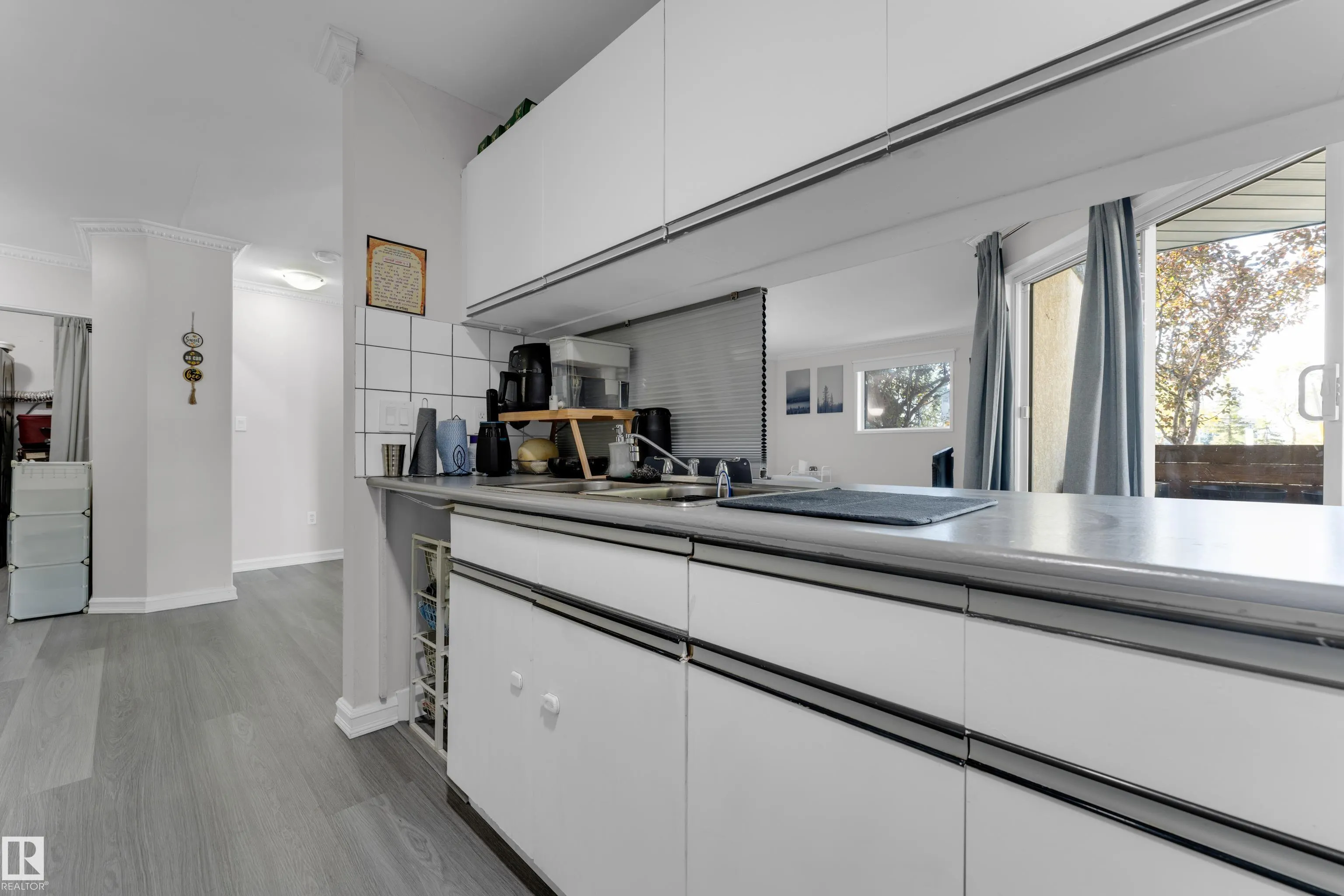 2508 50 Street