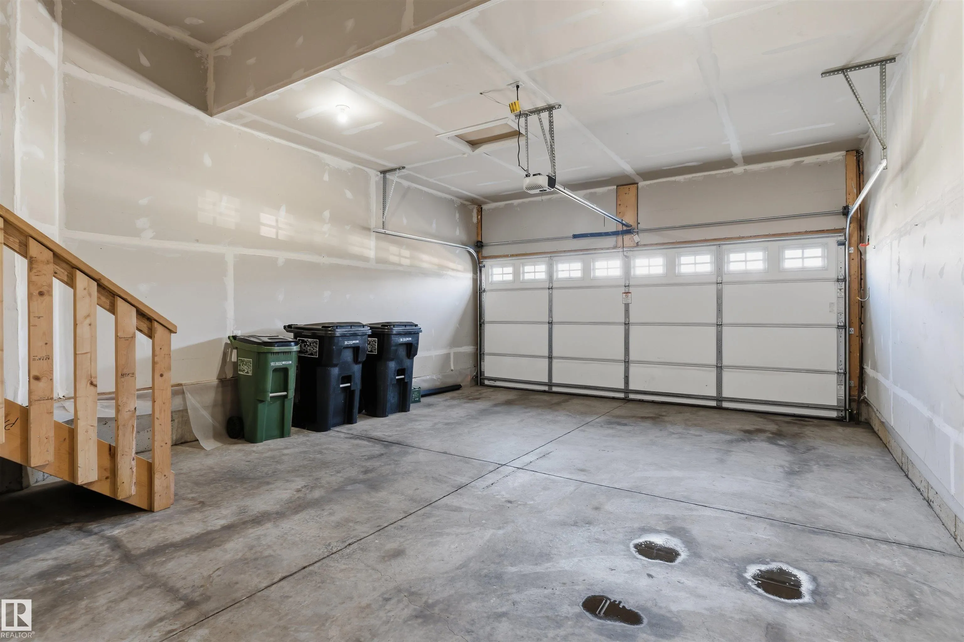 8805 CARSON WAY