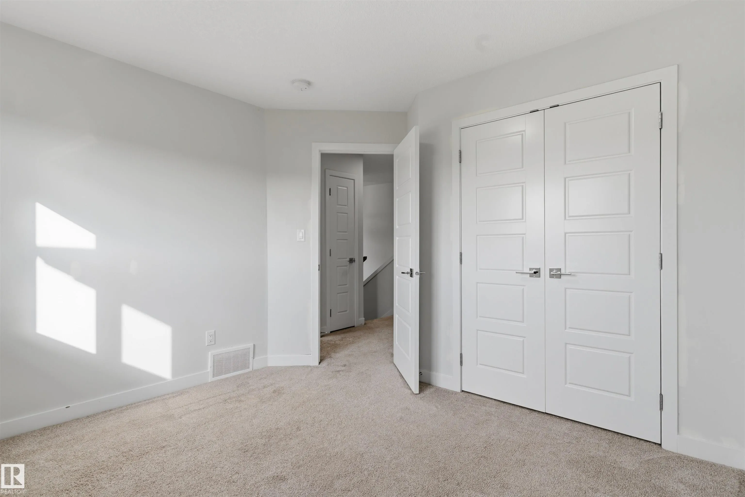 8805 CARSON WAY