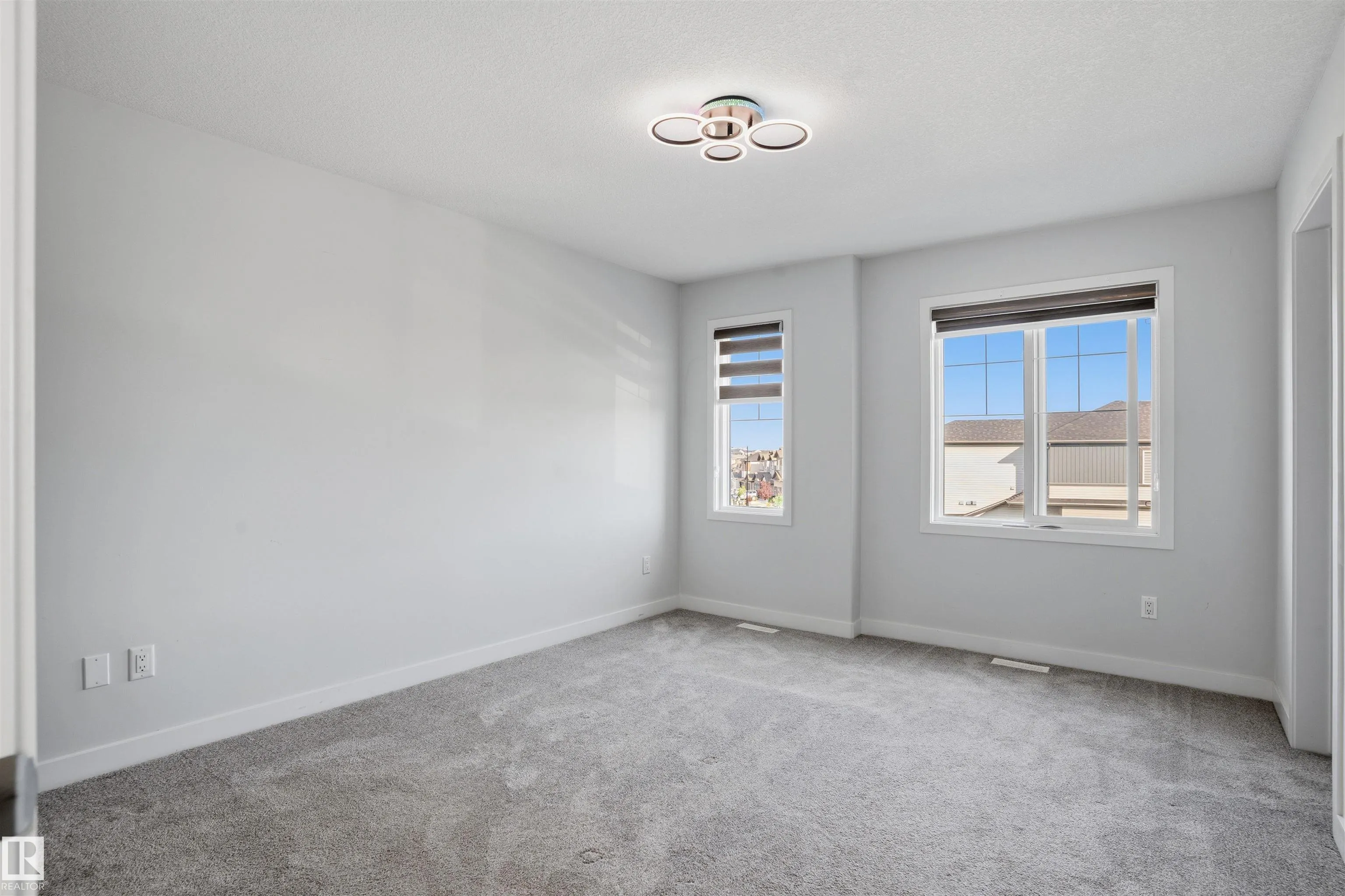 8805 CARSON WAY