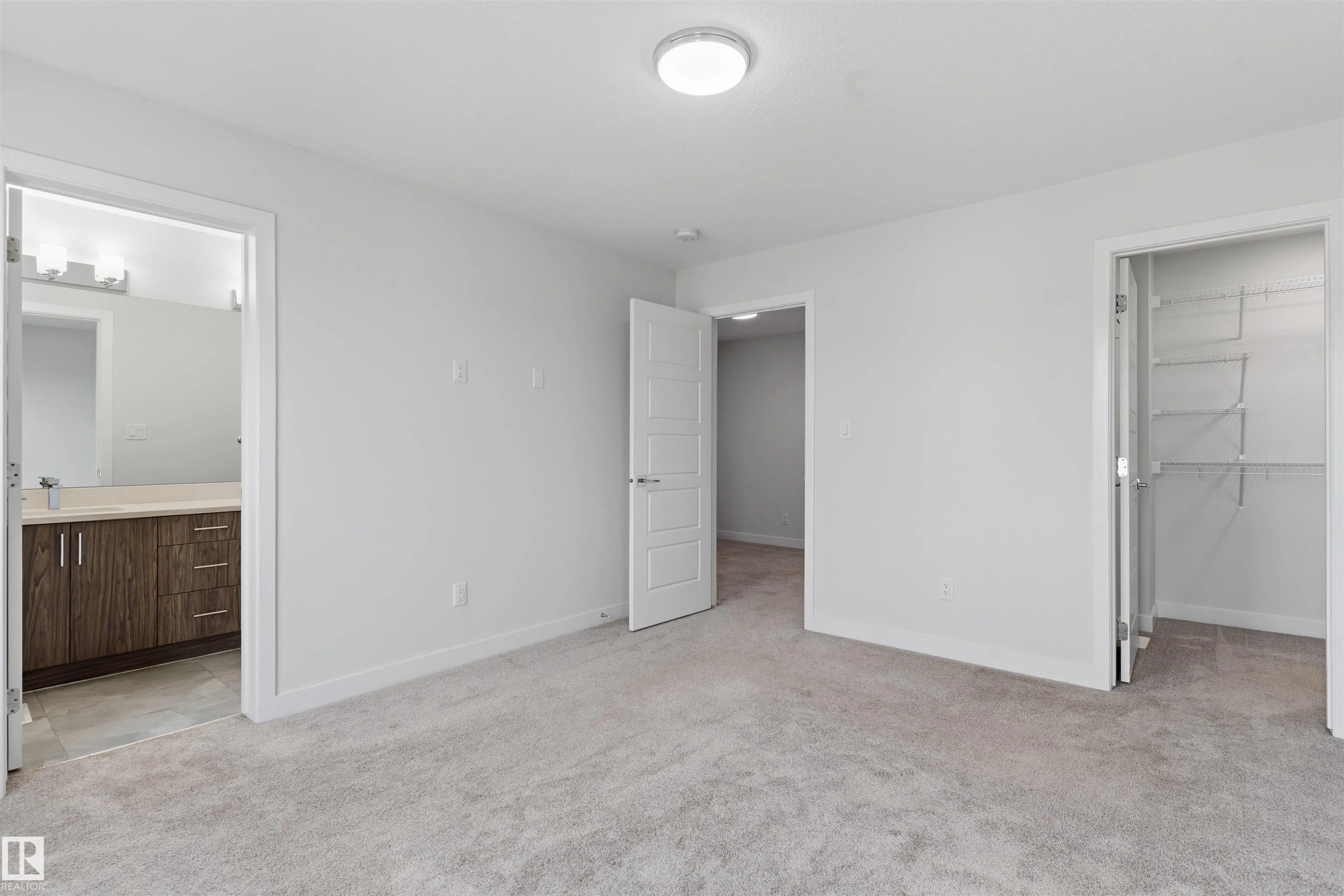 8805 CARSON WAY