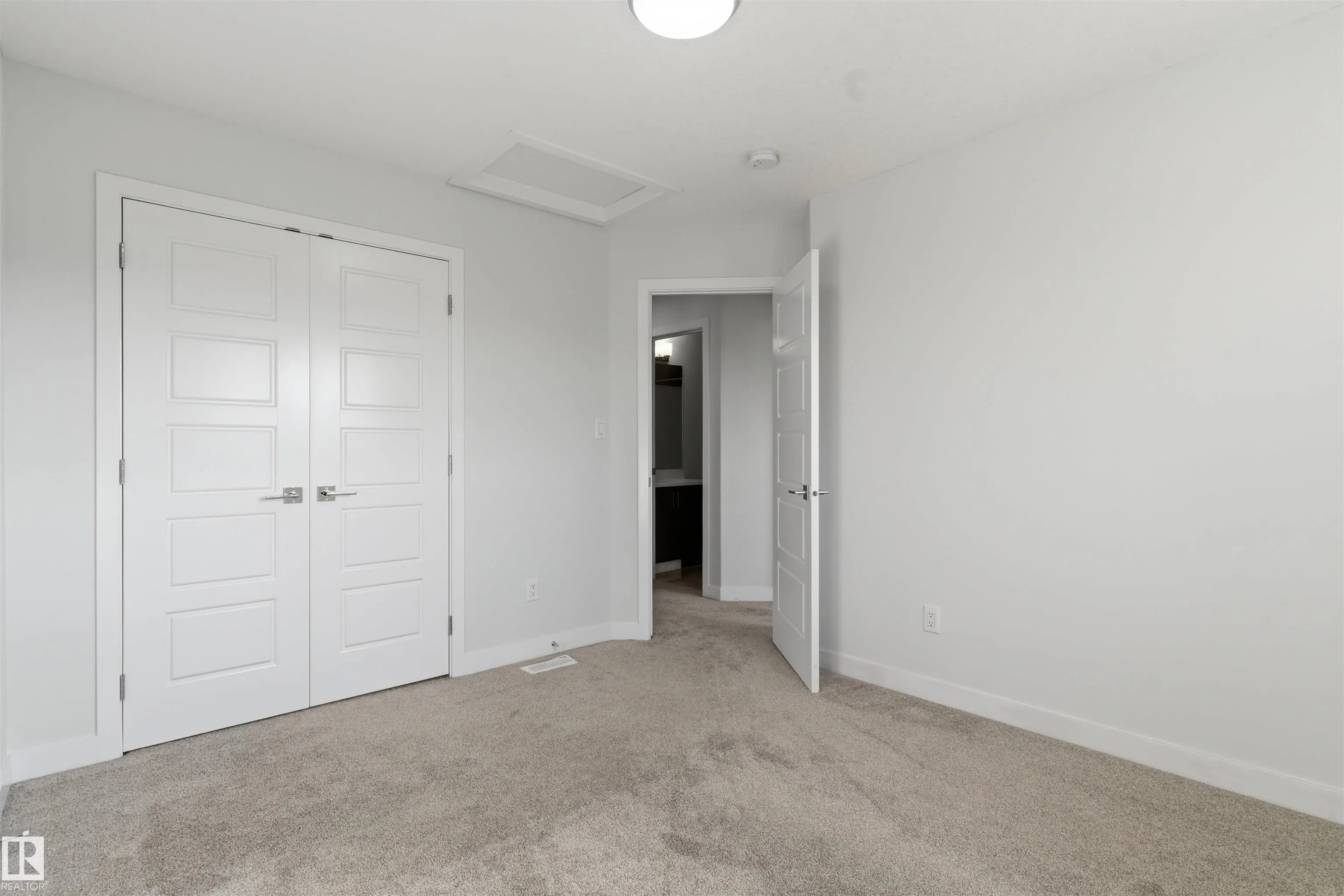 8805 CARSON WAY