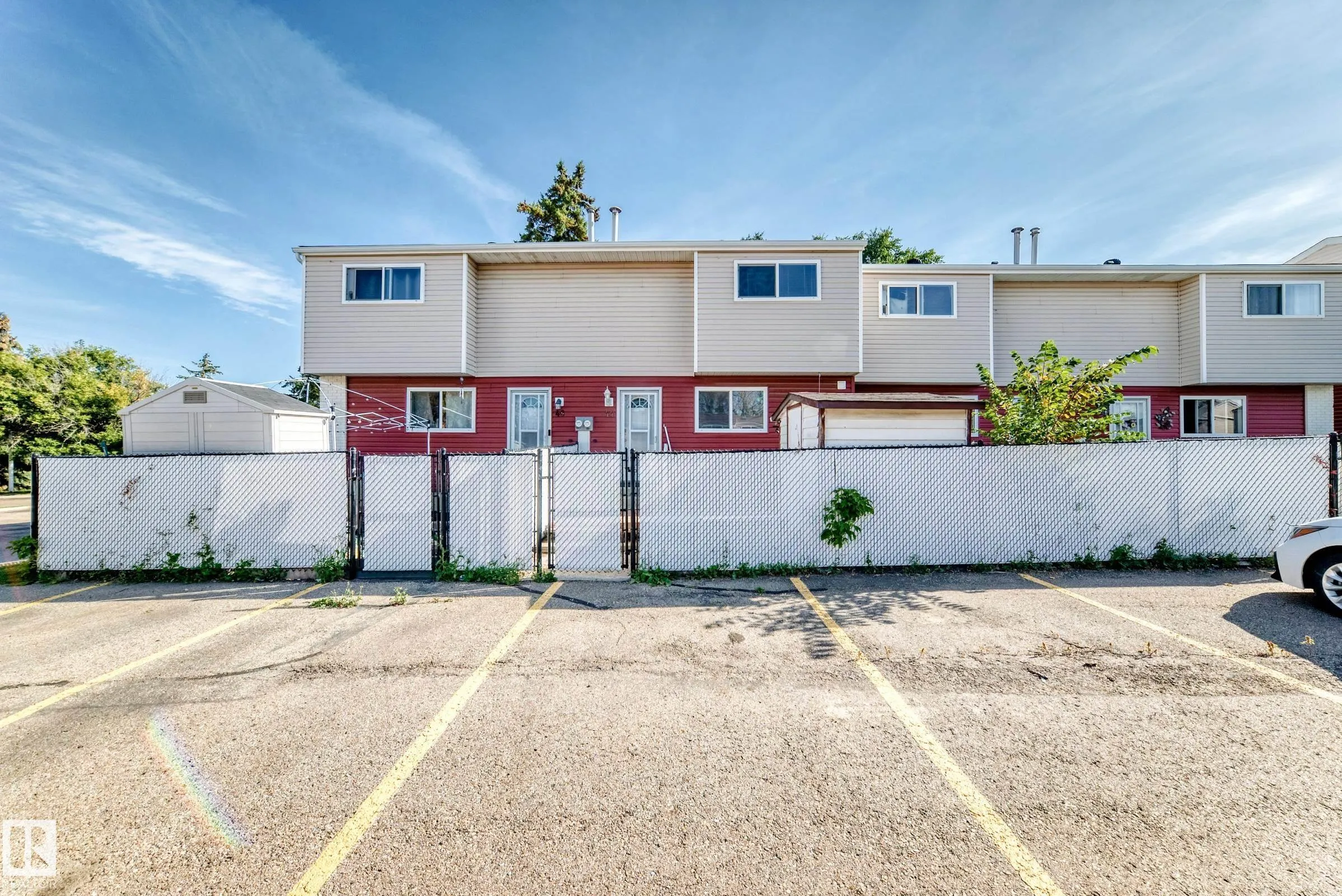 44 HABITAT Crescent