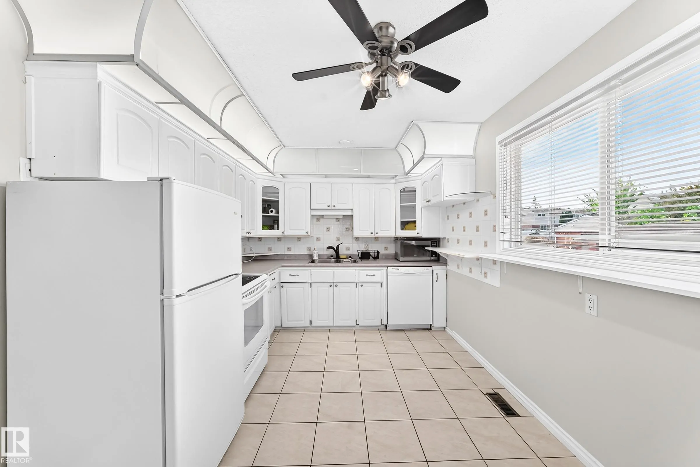 44 HABITAT Crescent