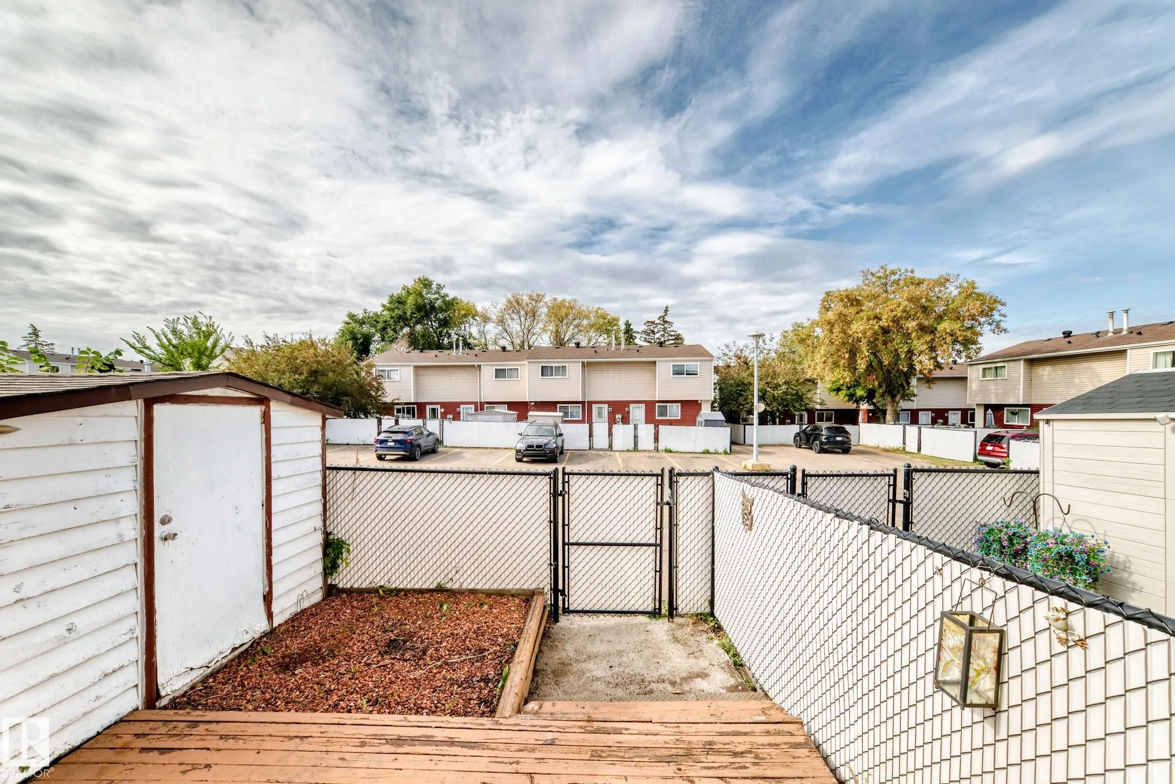 44 HABITAT Crescent