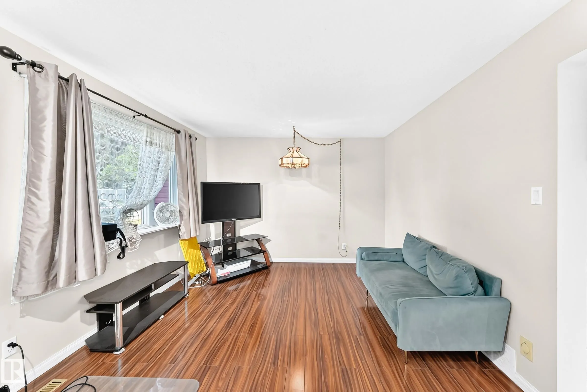 44 HABITAT Crescent