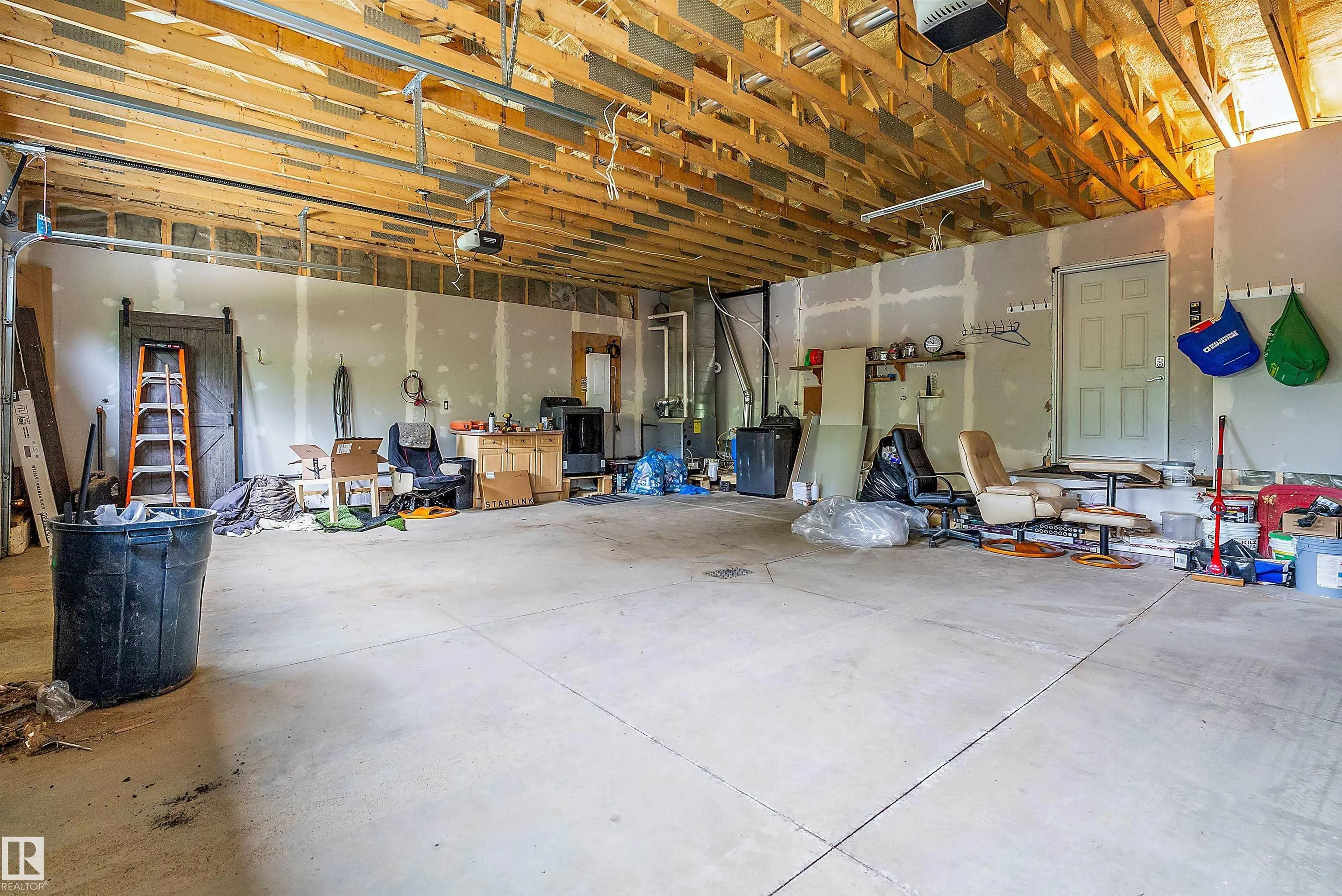 213 2nd Avenue