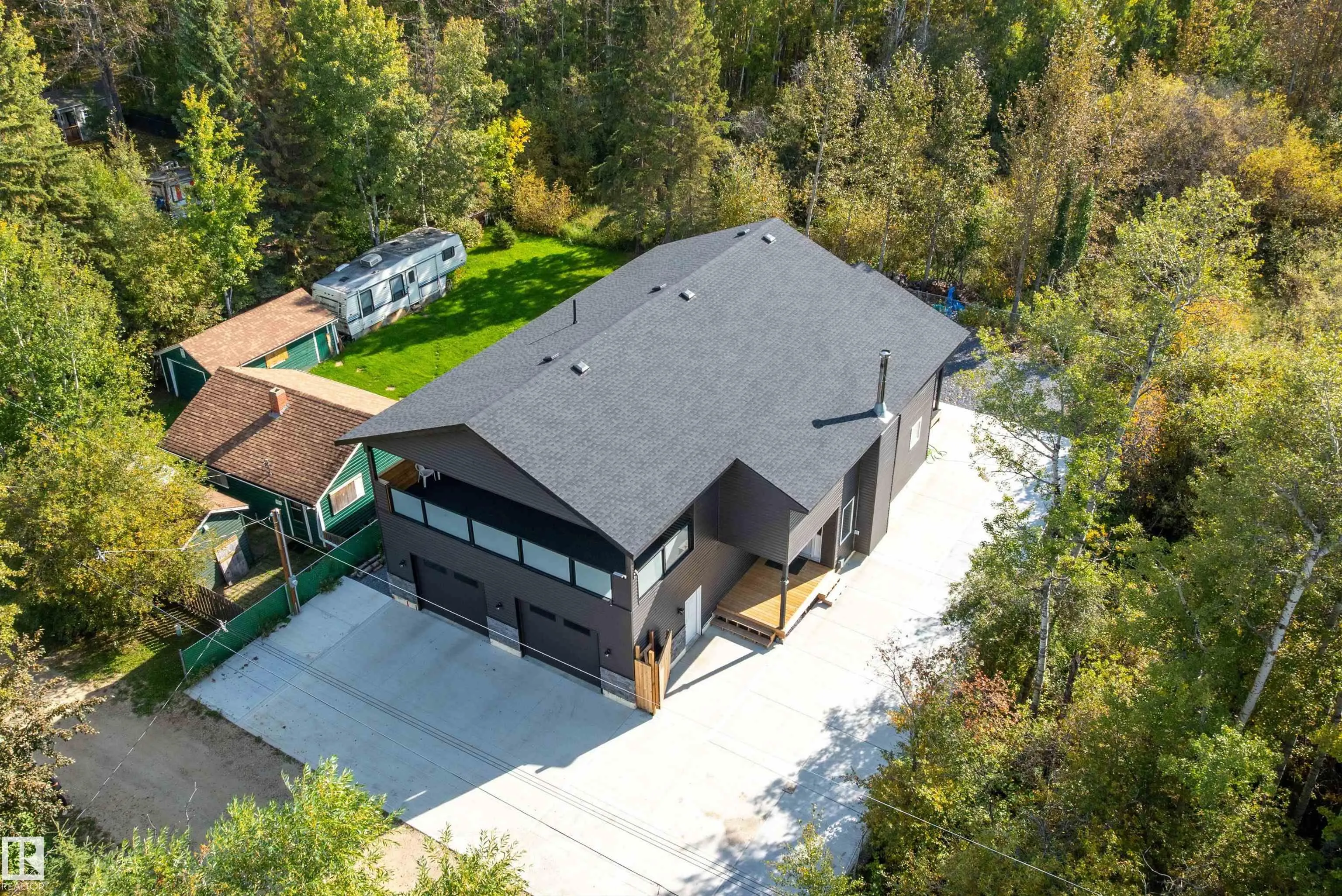 213 2nd Avenue