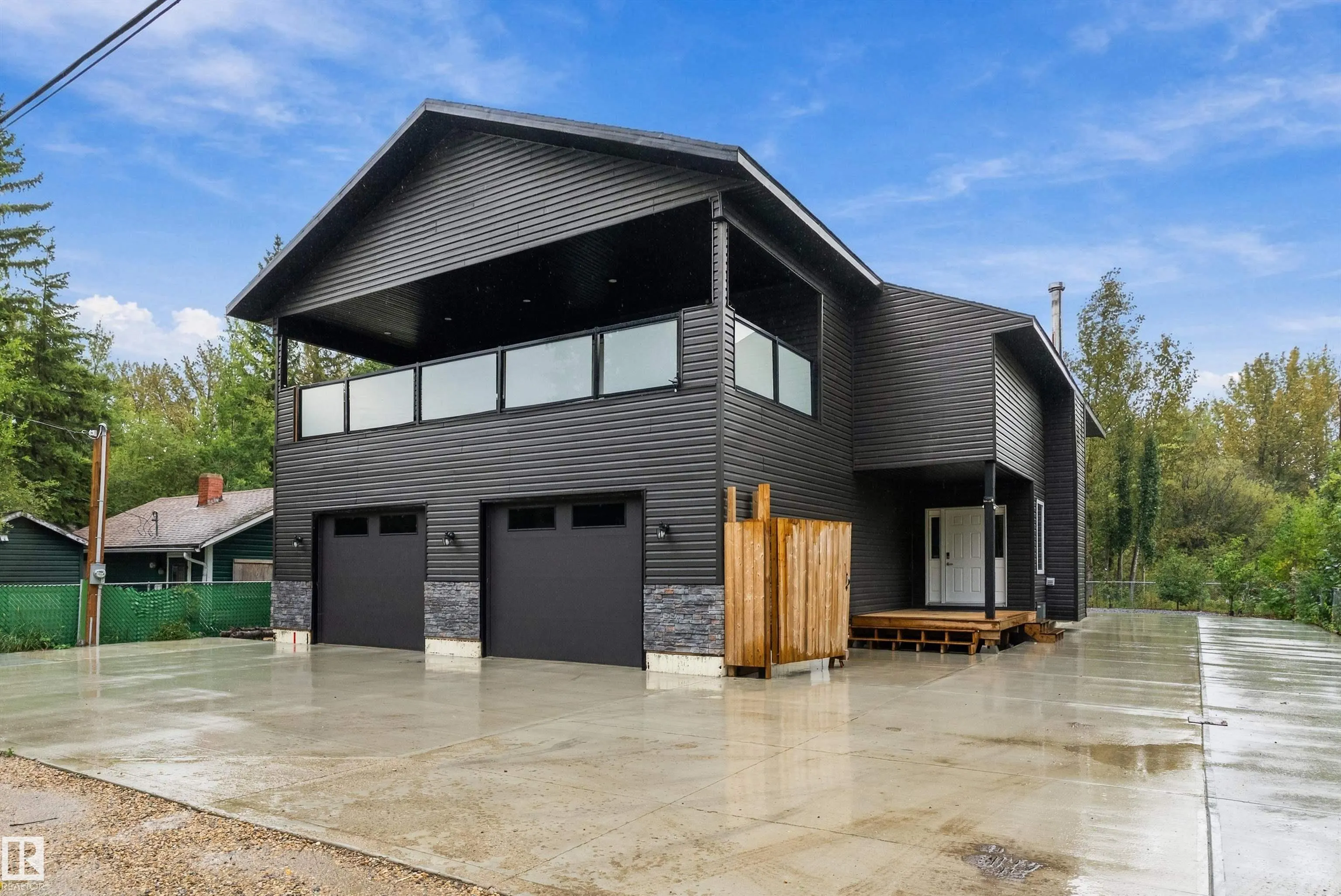 213 2nd Avenue