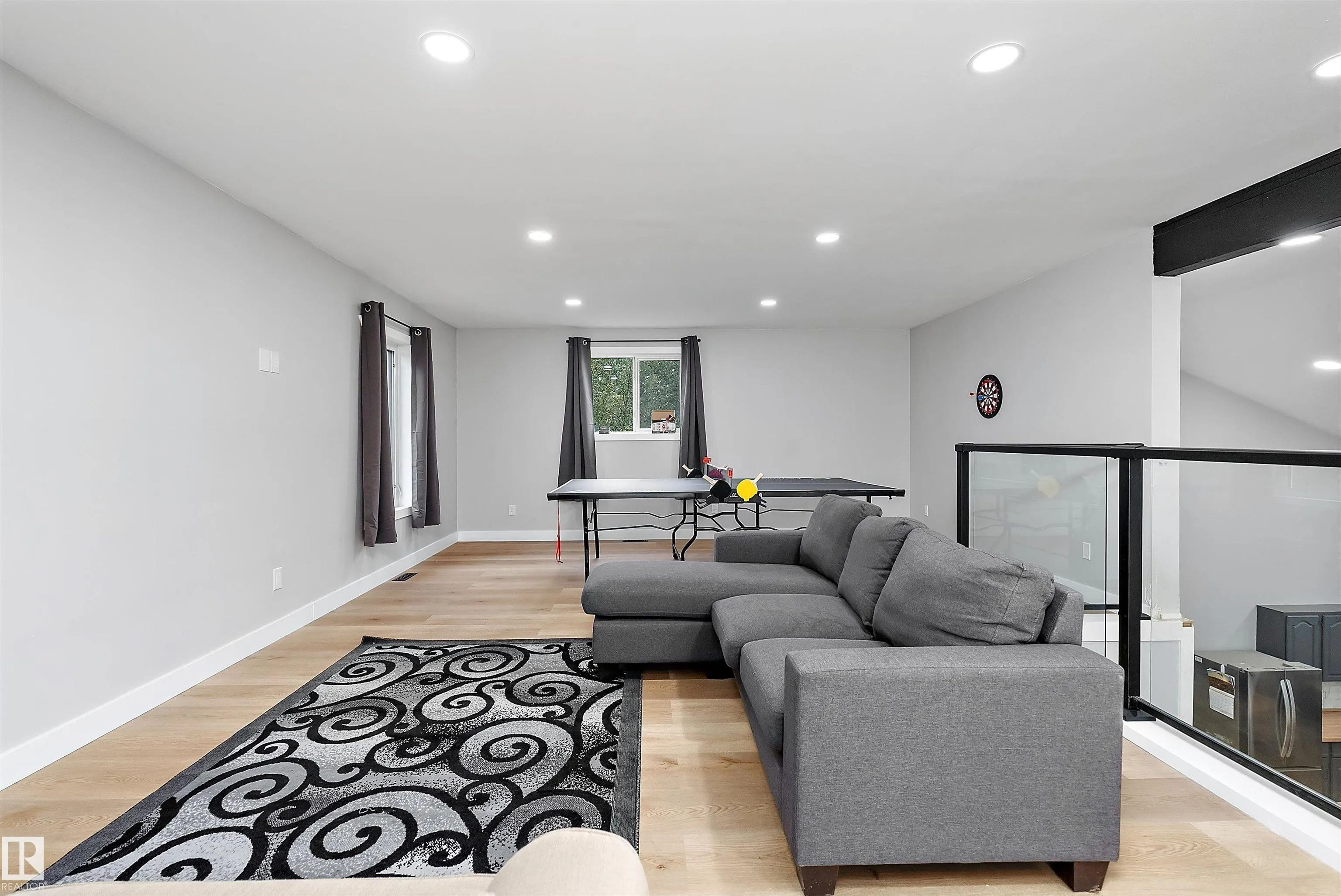 213 2nd Avenue