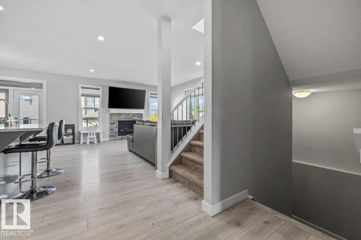 91 ROSEMOUNT Boulevard