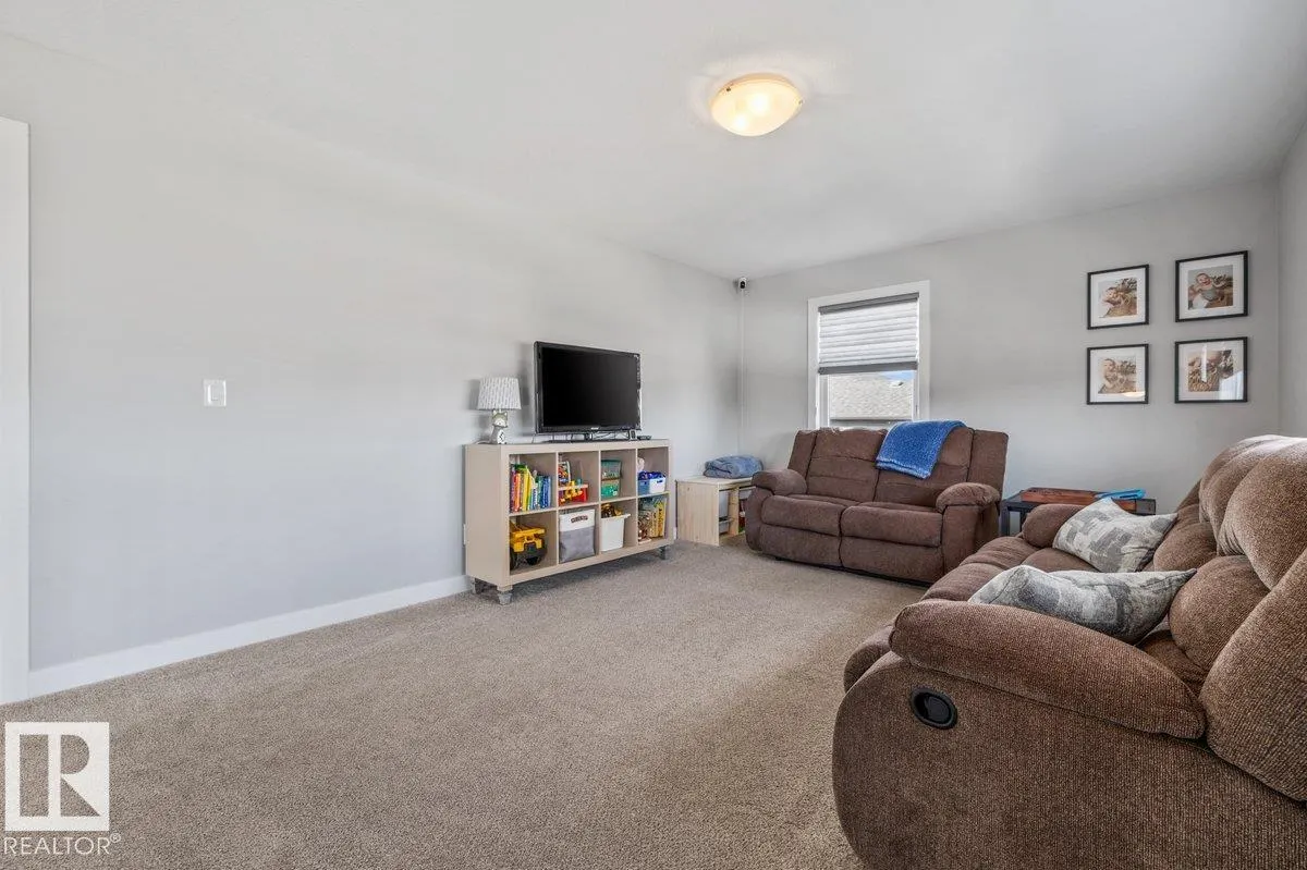 91 ROSEMOUNT Boulevard