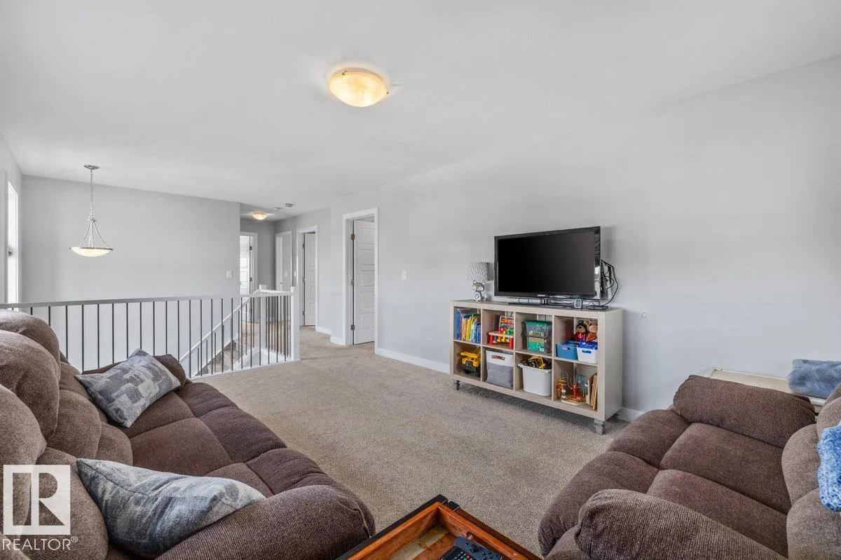 91 ROSEMOUNT Boulevard