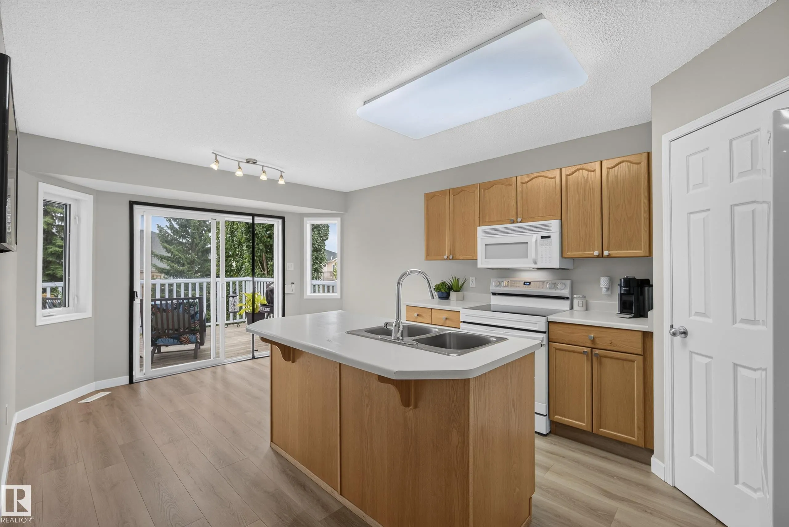140 FOXHAVEN Court