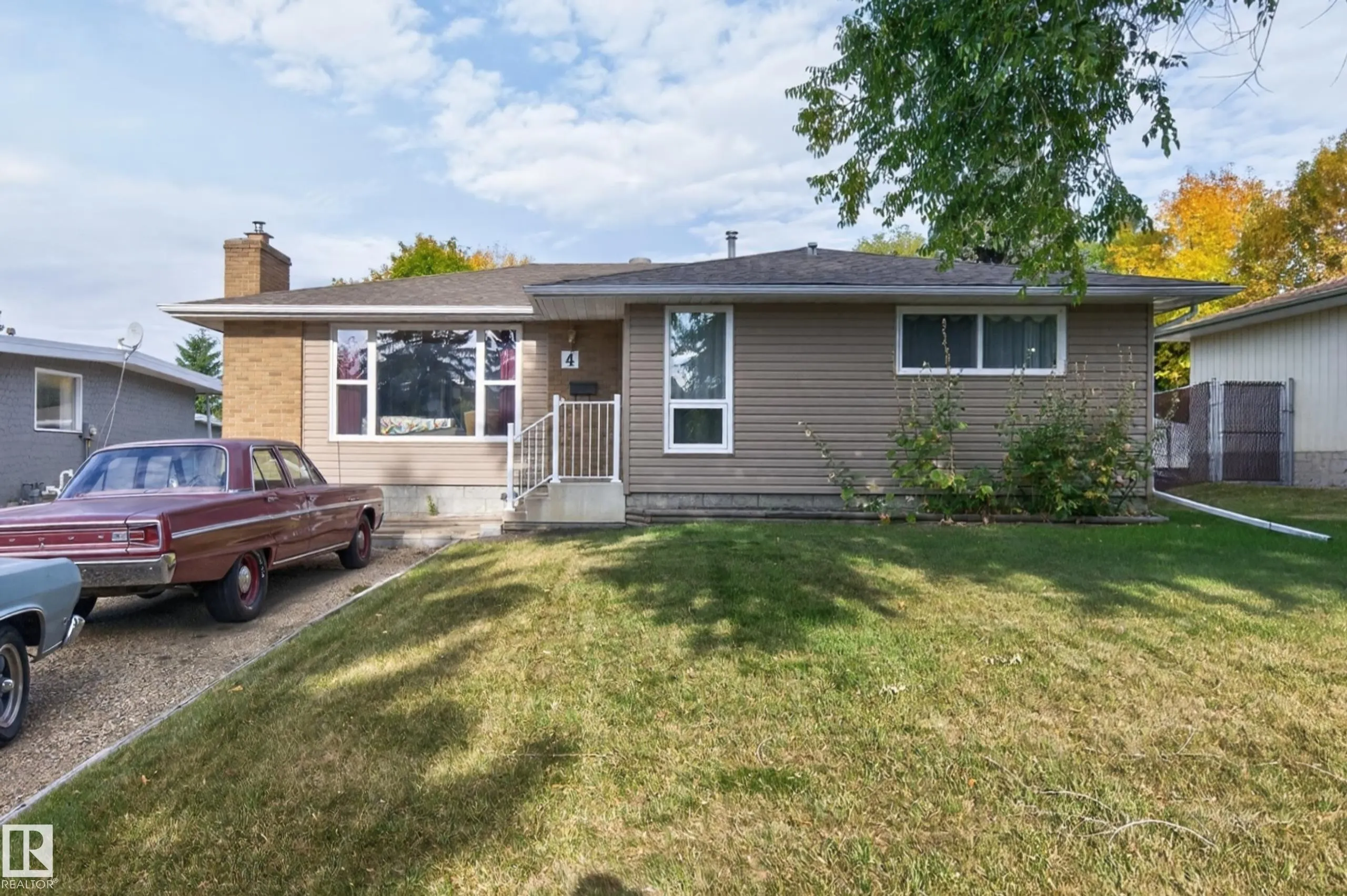 4 GREYSTONE Crescent