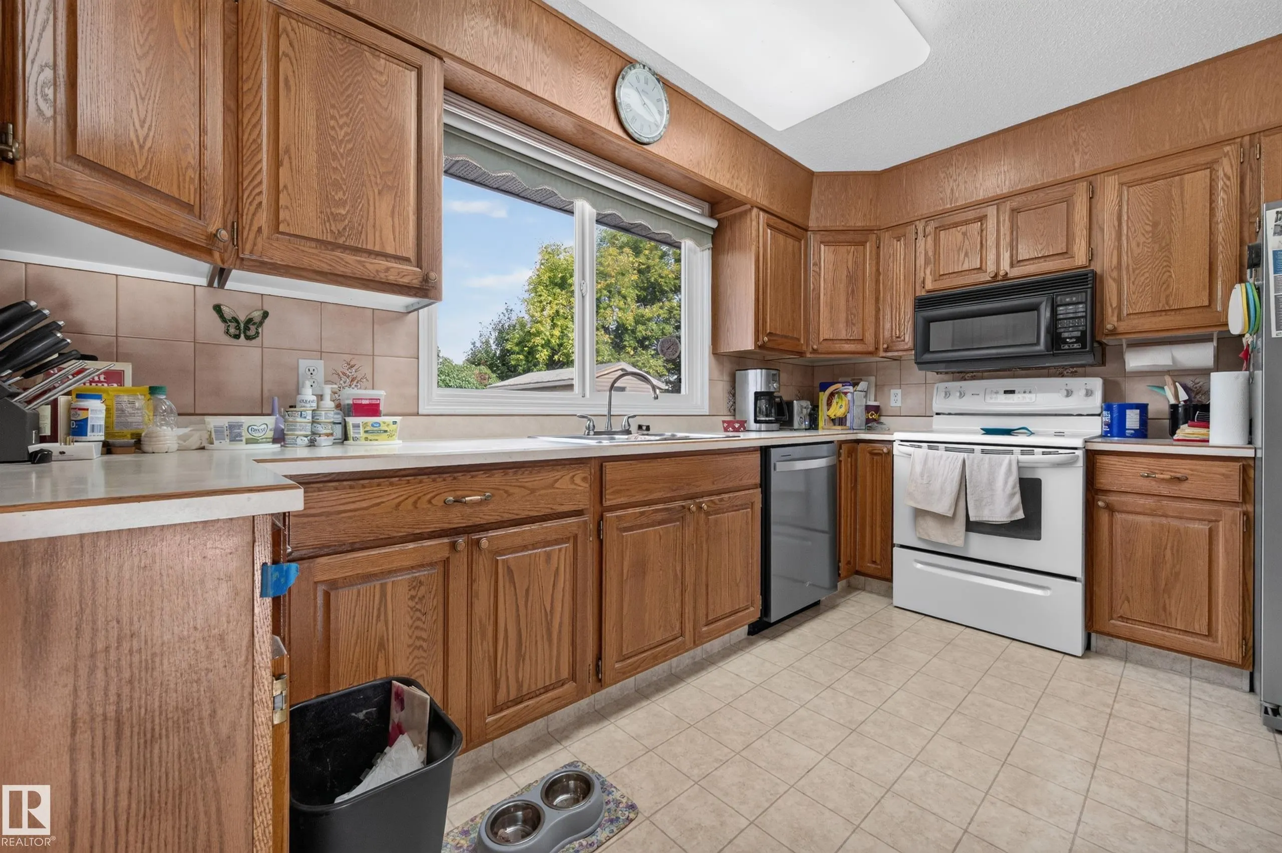 4 GREYSTONE Crescent