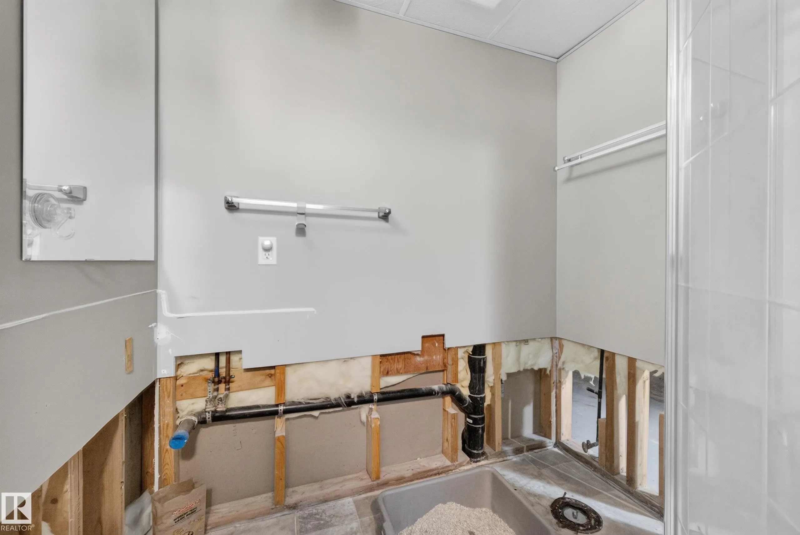 4 GREYSTONE Crescent