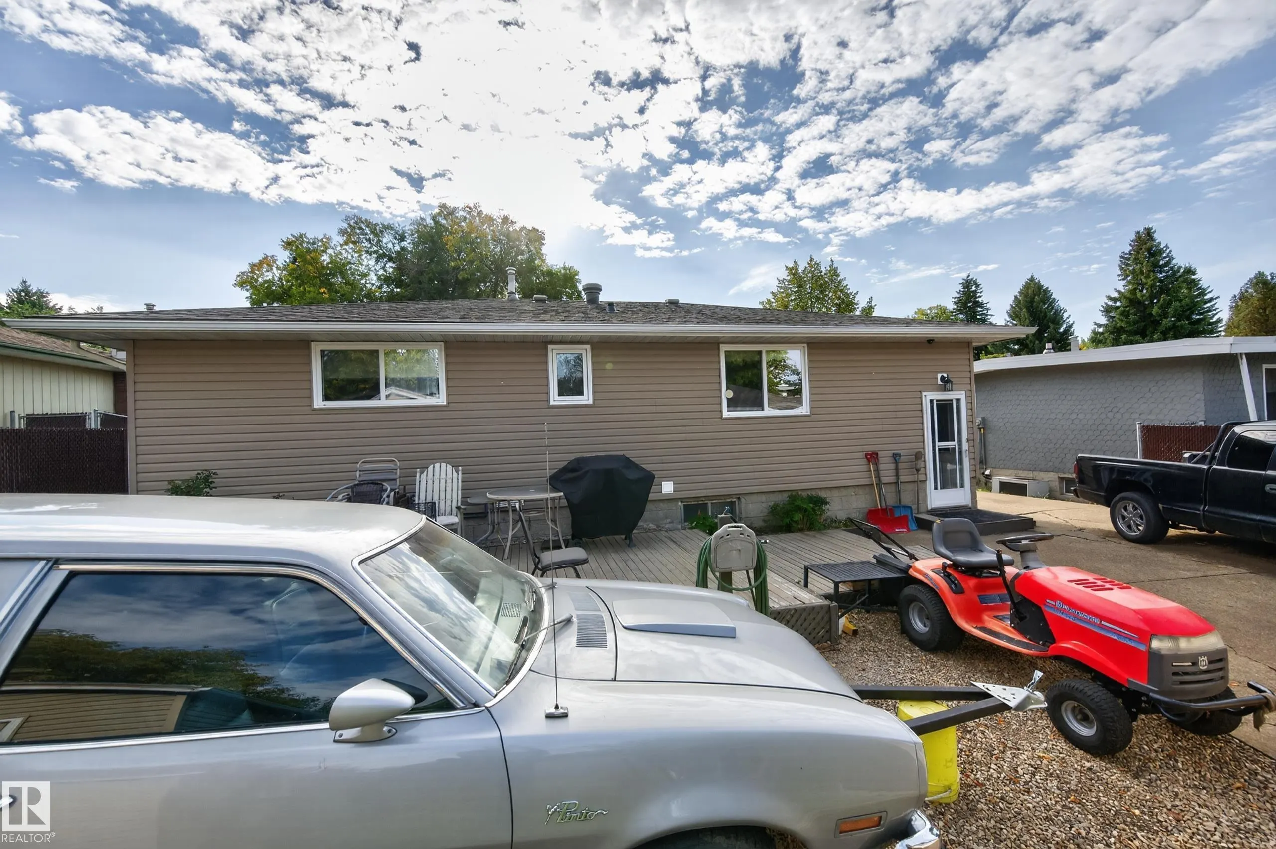 4 GREYSTONE Crescent