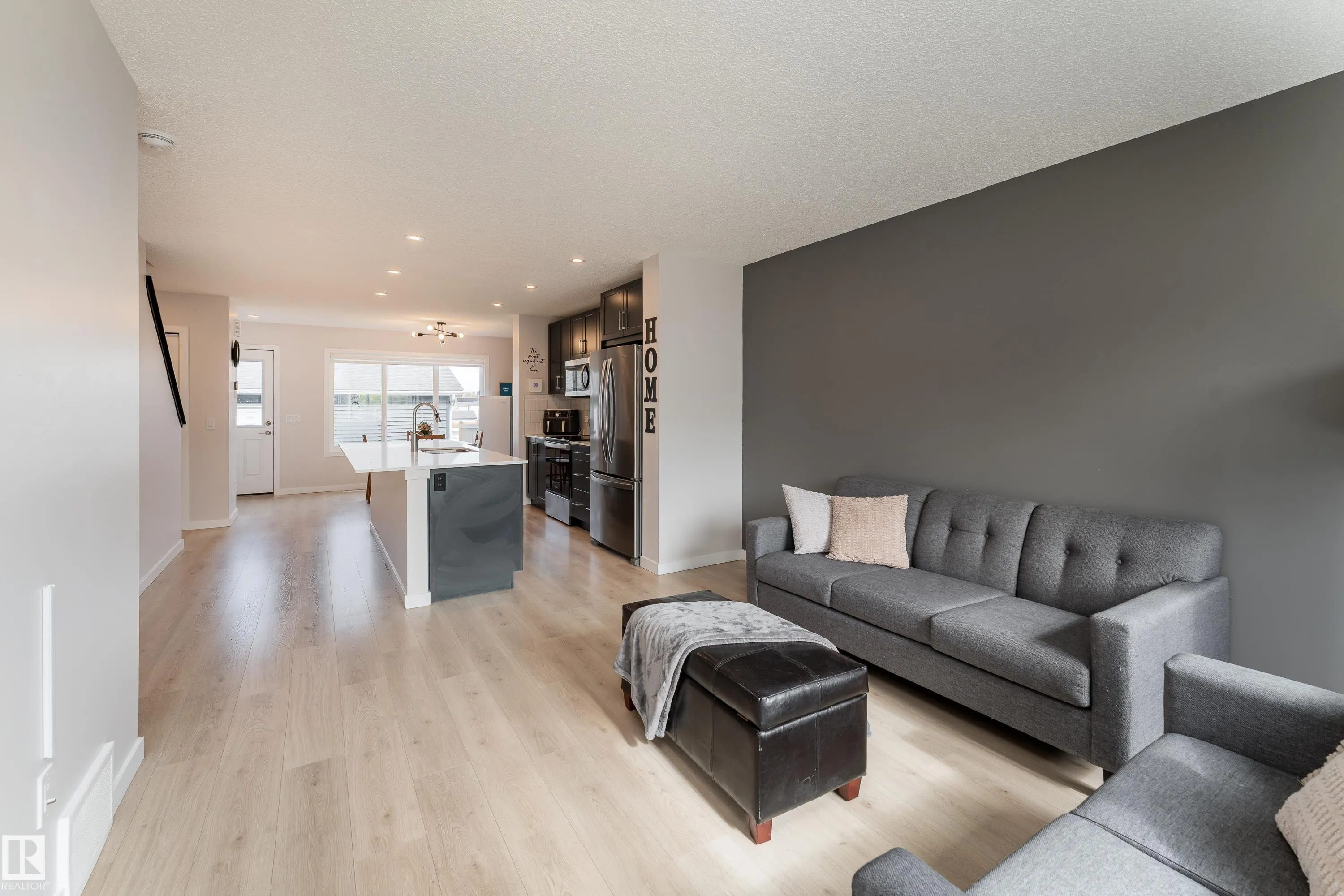 2420 TRUMPETER Way