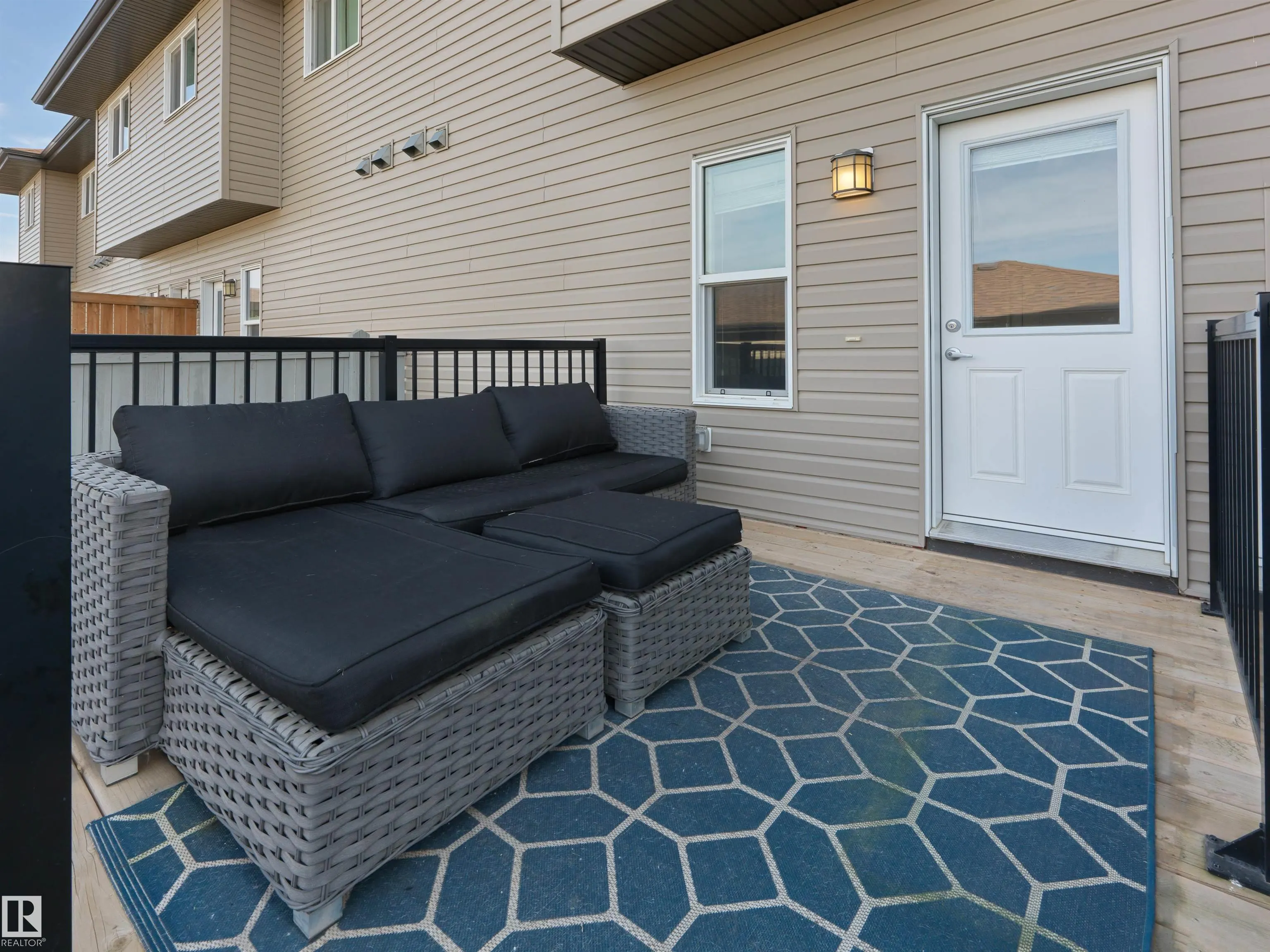 4074 CHAPPELLE GREEN
