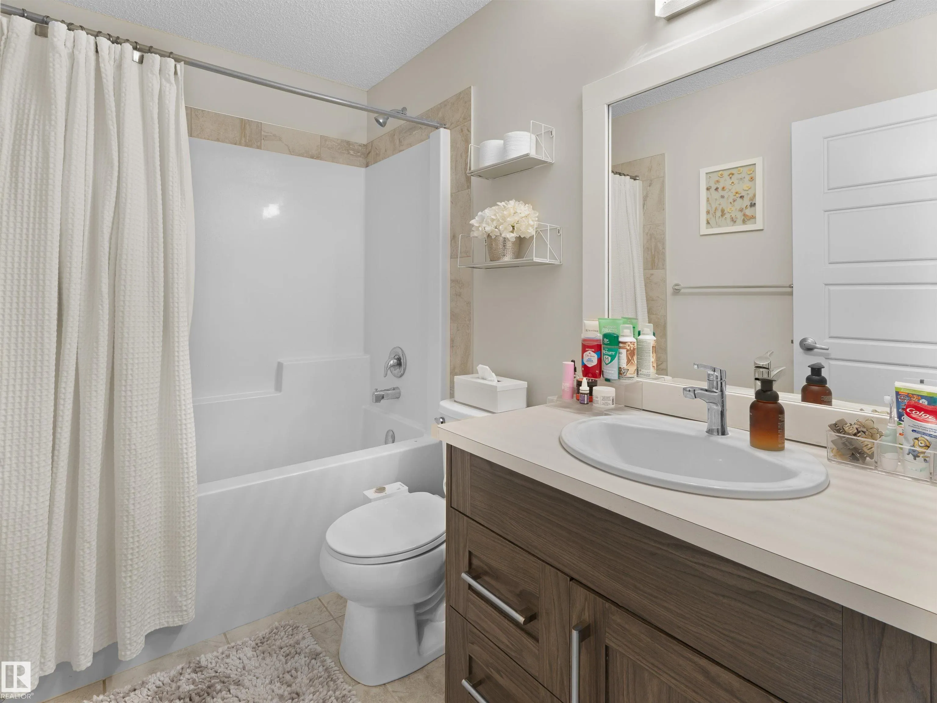 4074 CHAPPELLE GREEN