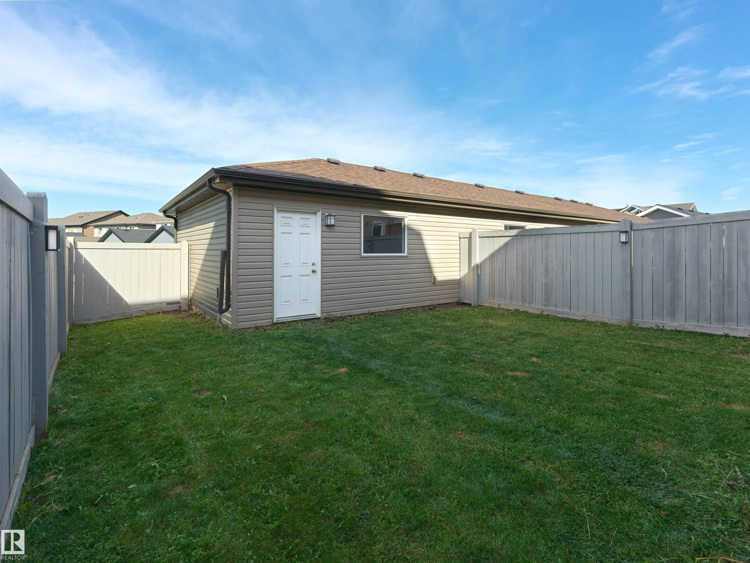 4074 CHAPPELLE GREEN