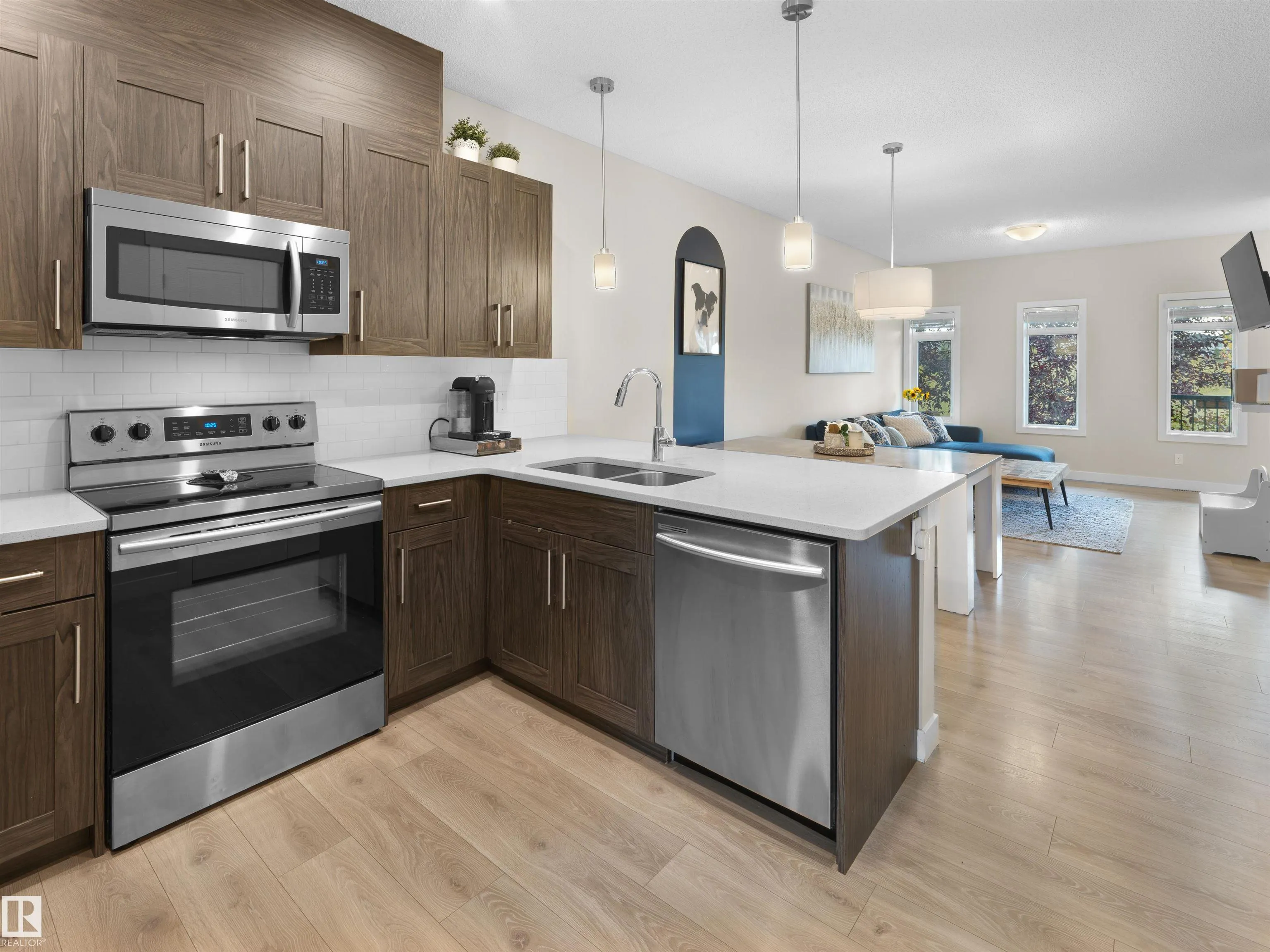 4074 CHAPPELLE GREEN