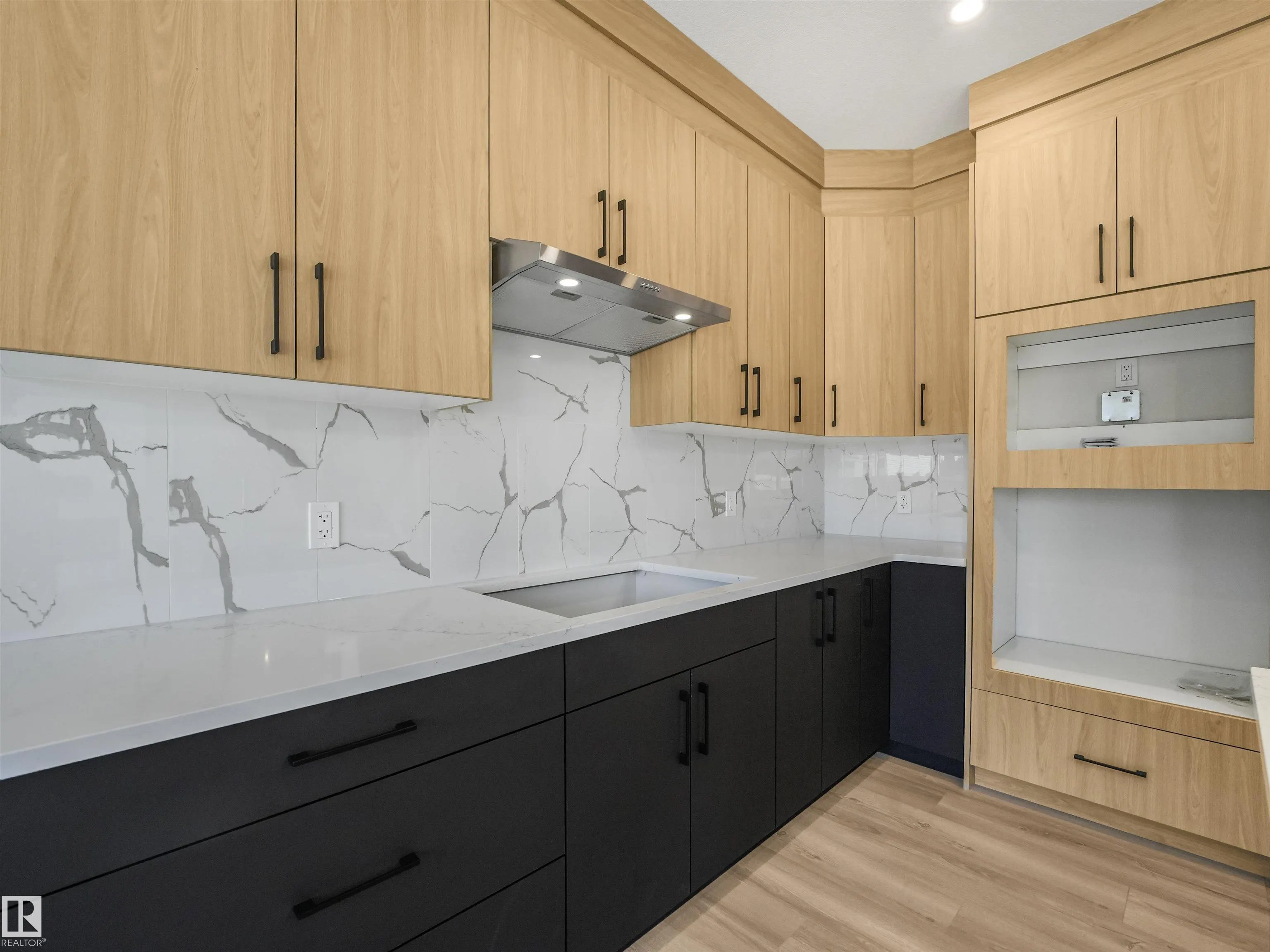 11 DALQUIST BAY