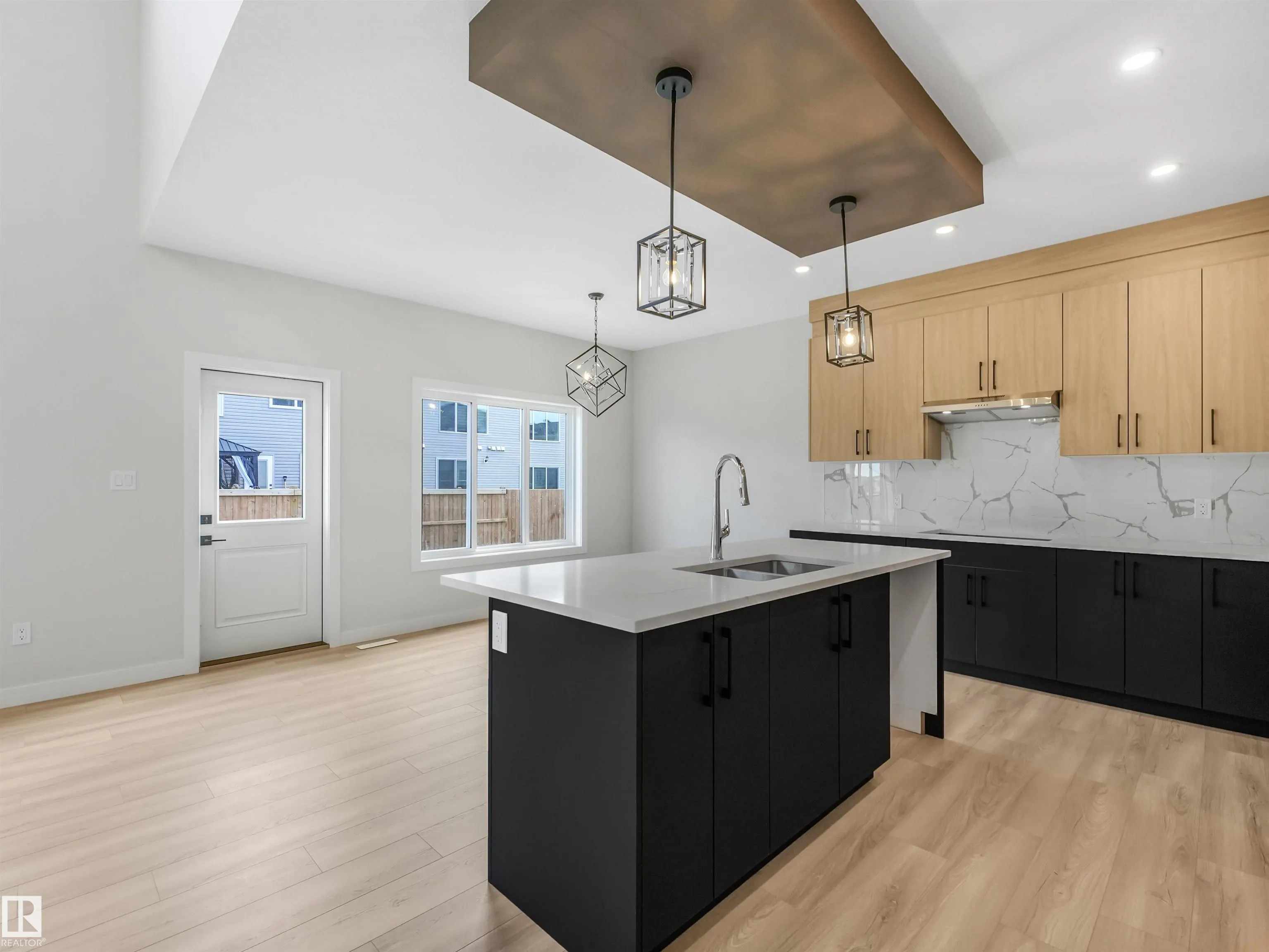 11 DALQUIST BAY