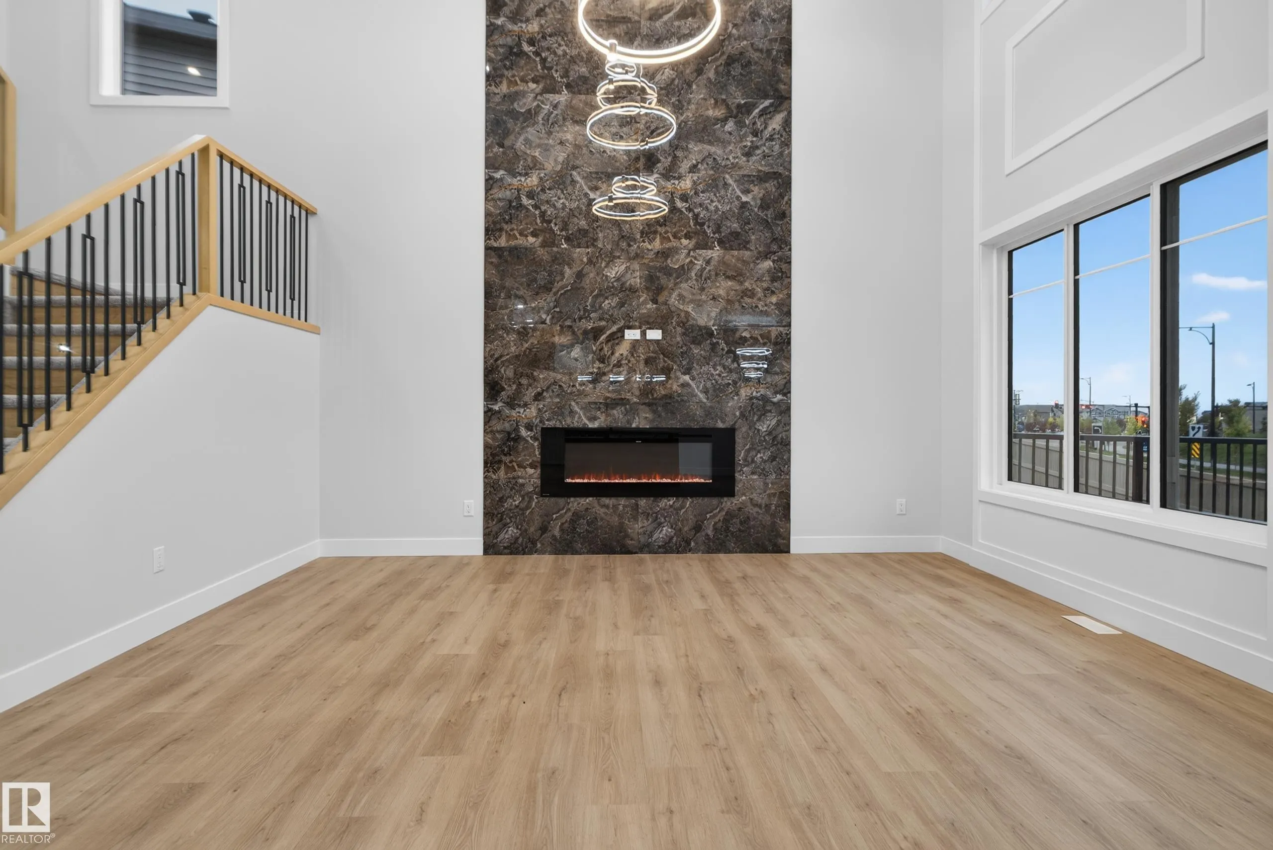 4268 Charles Close