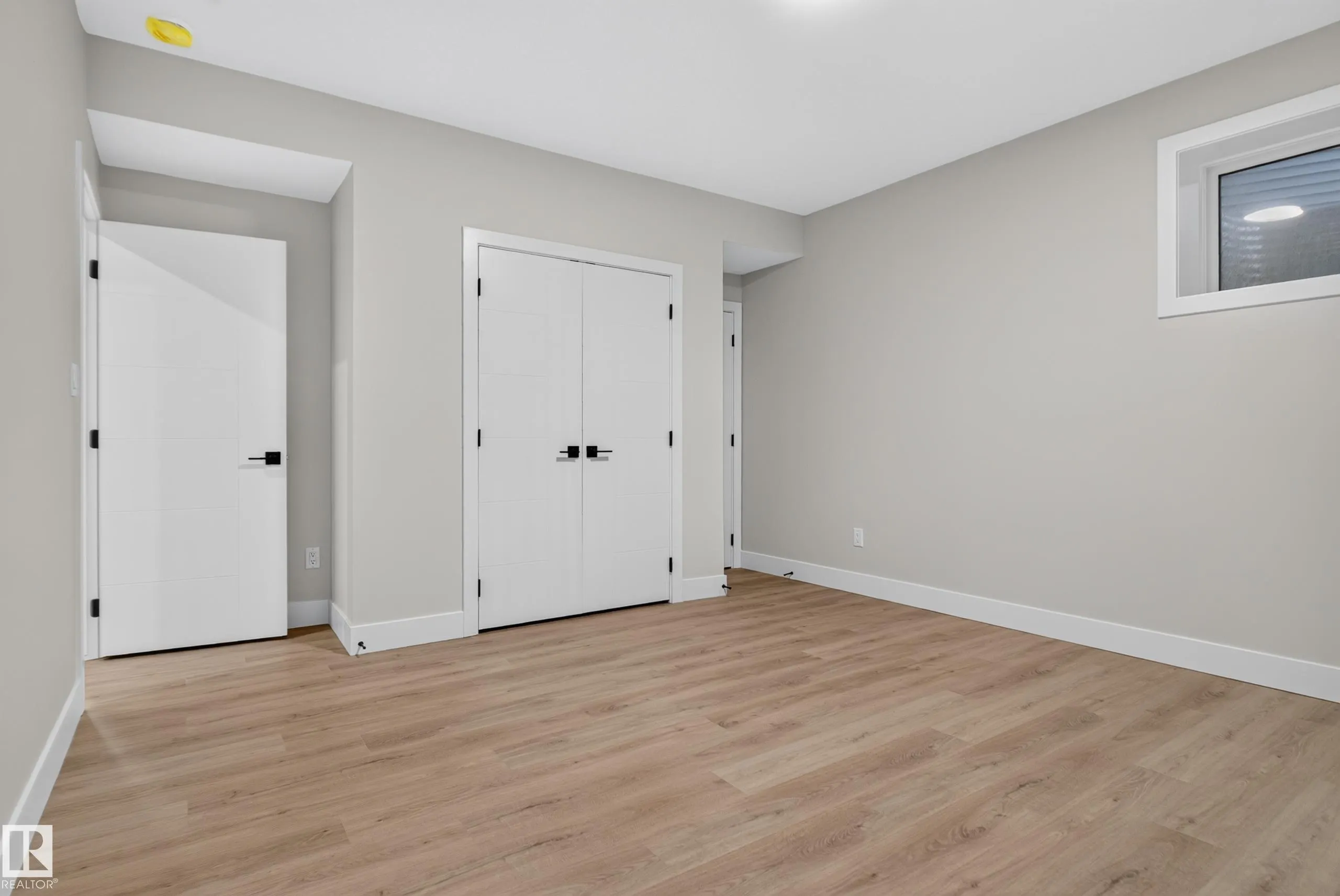 4268 Charles Close