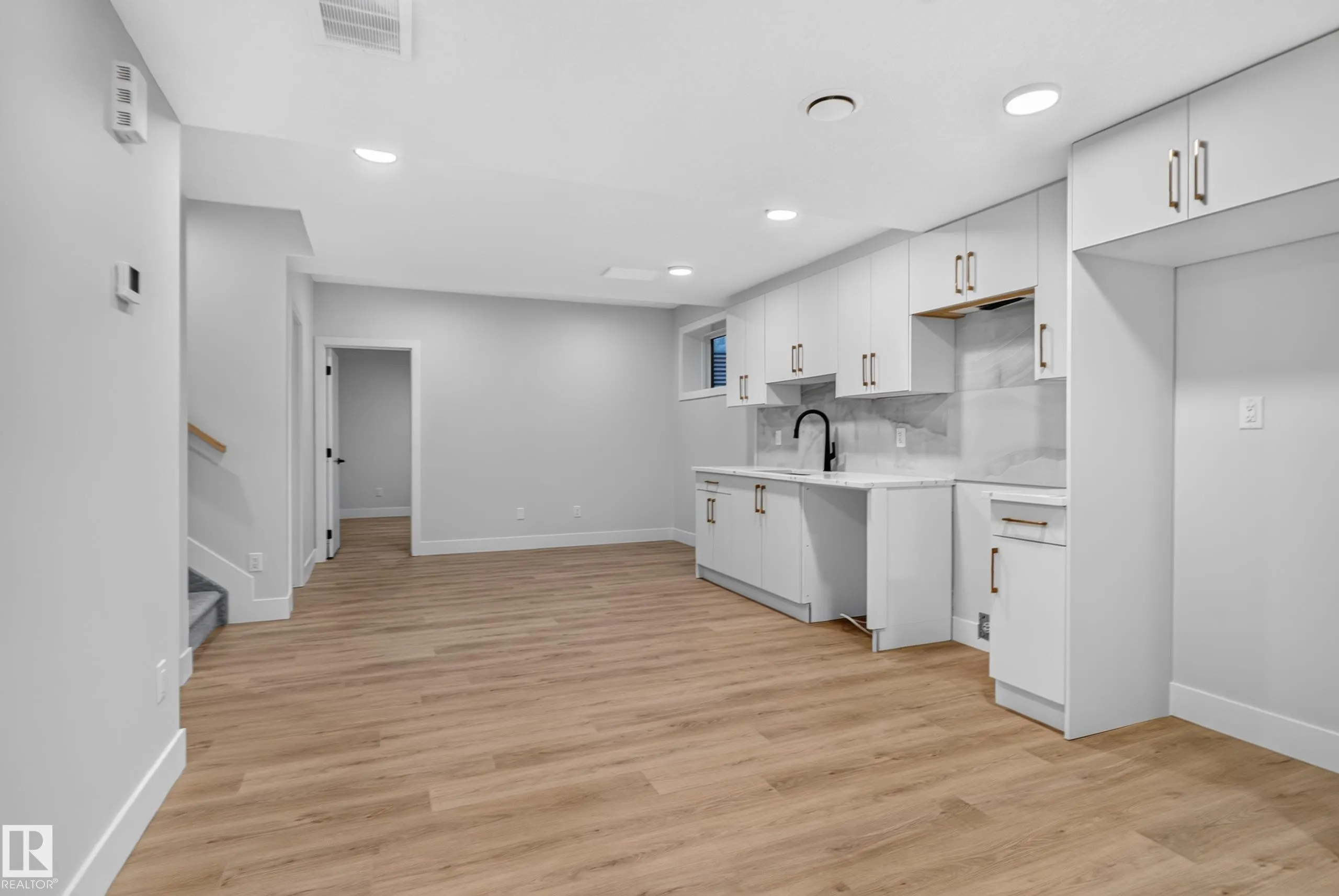 4268 Charles Close