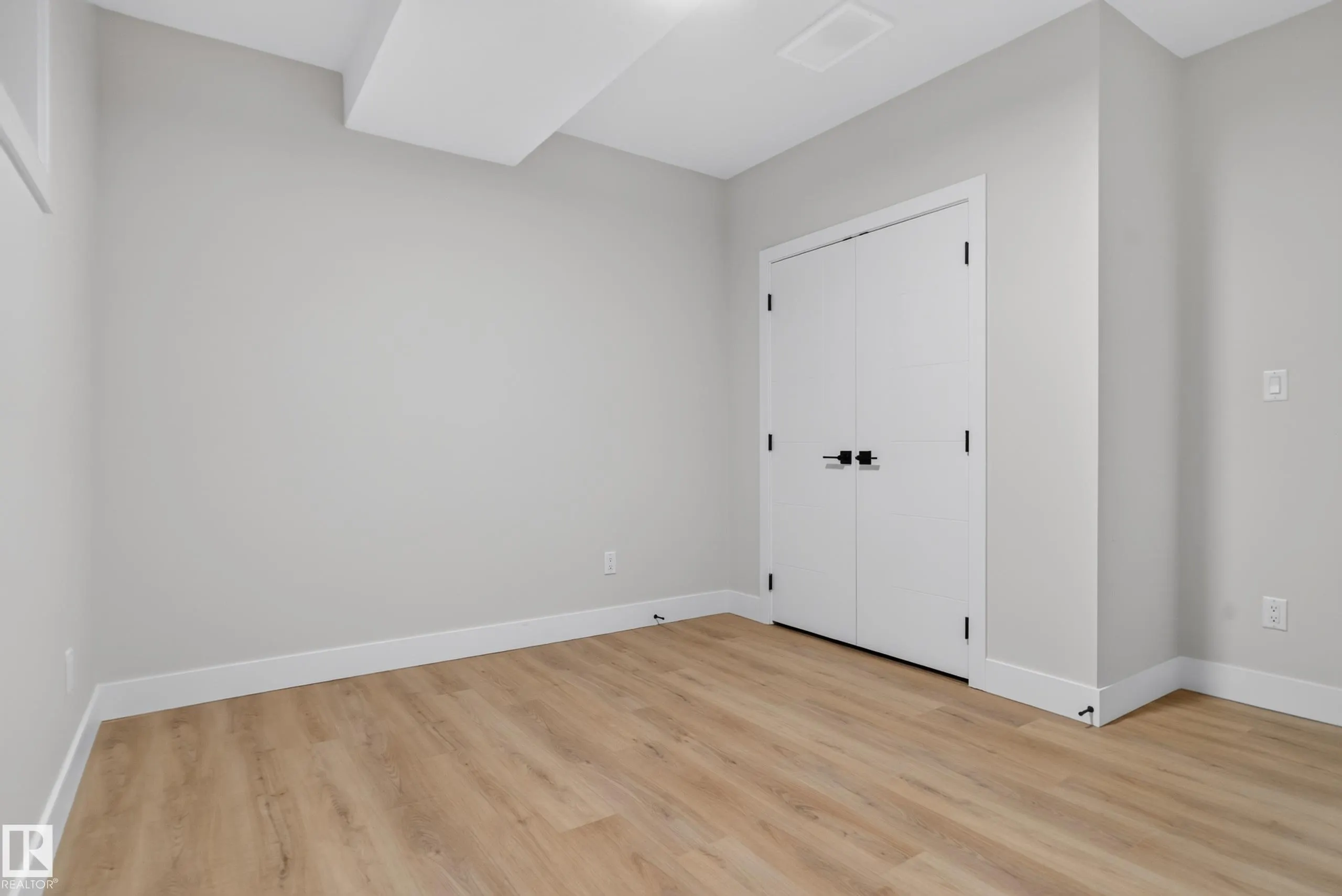 4268 Charles Close