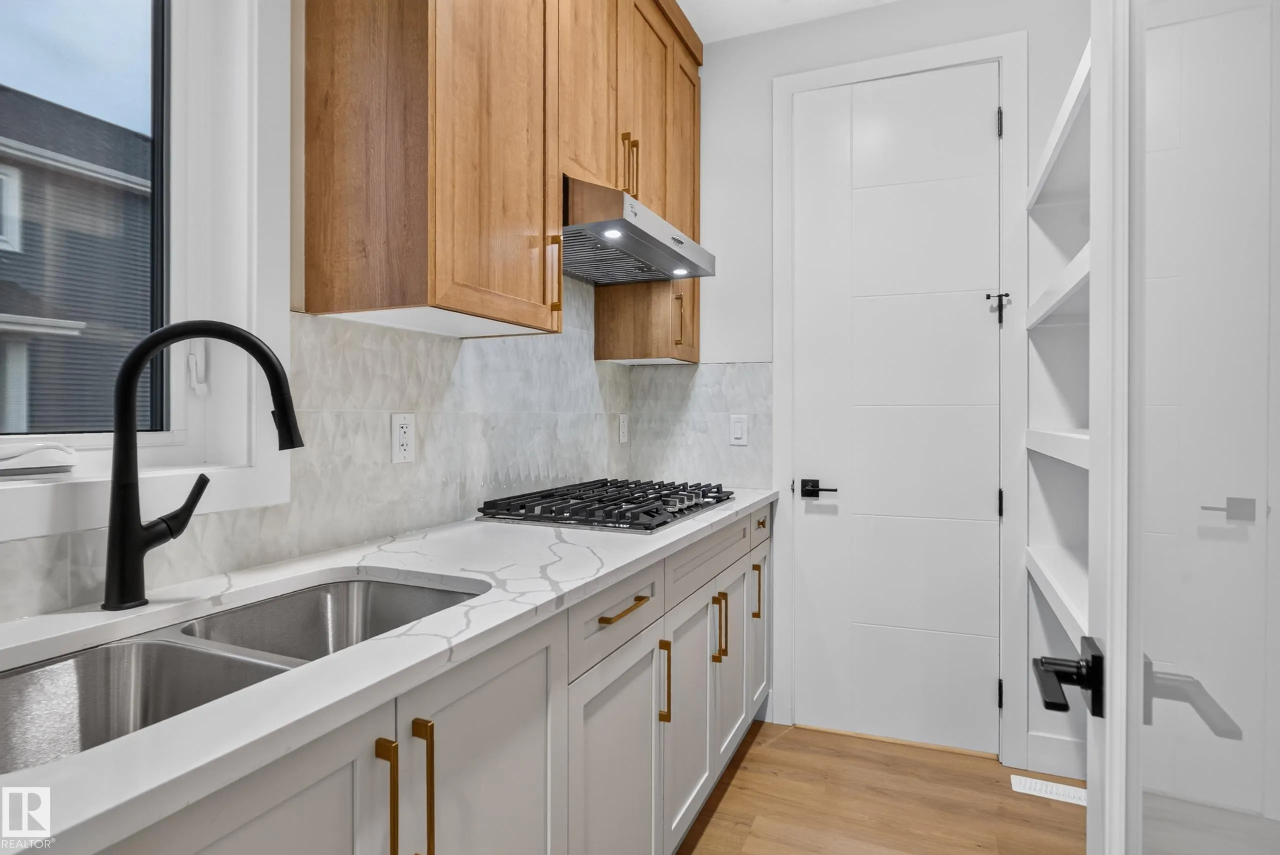4268 Charles Close