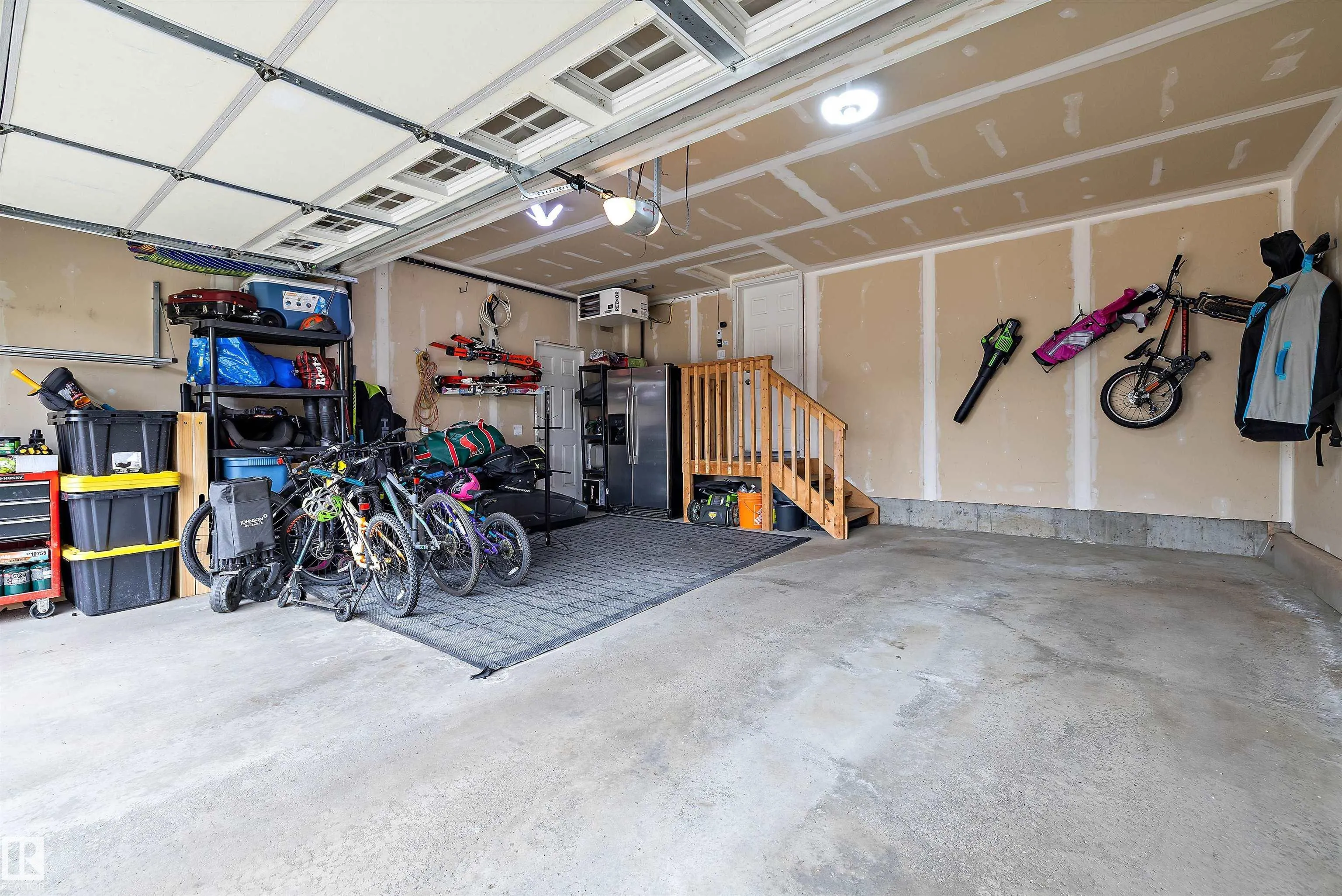 4015 ALEXANDER Way