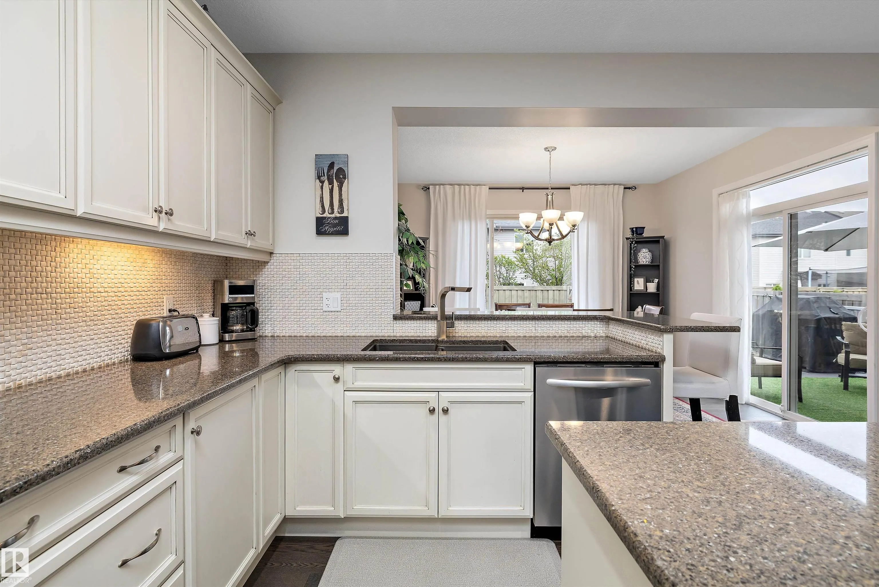 4015 ALEXANDER Way