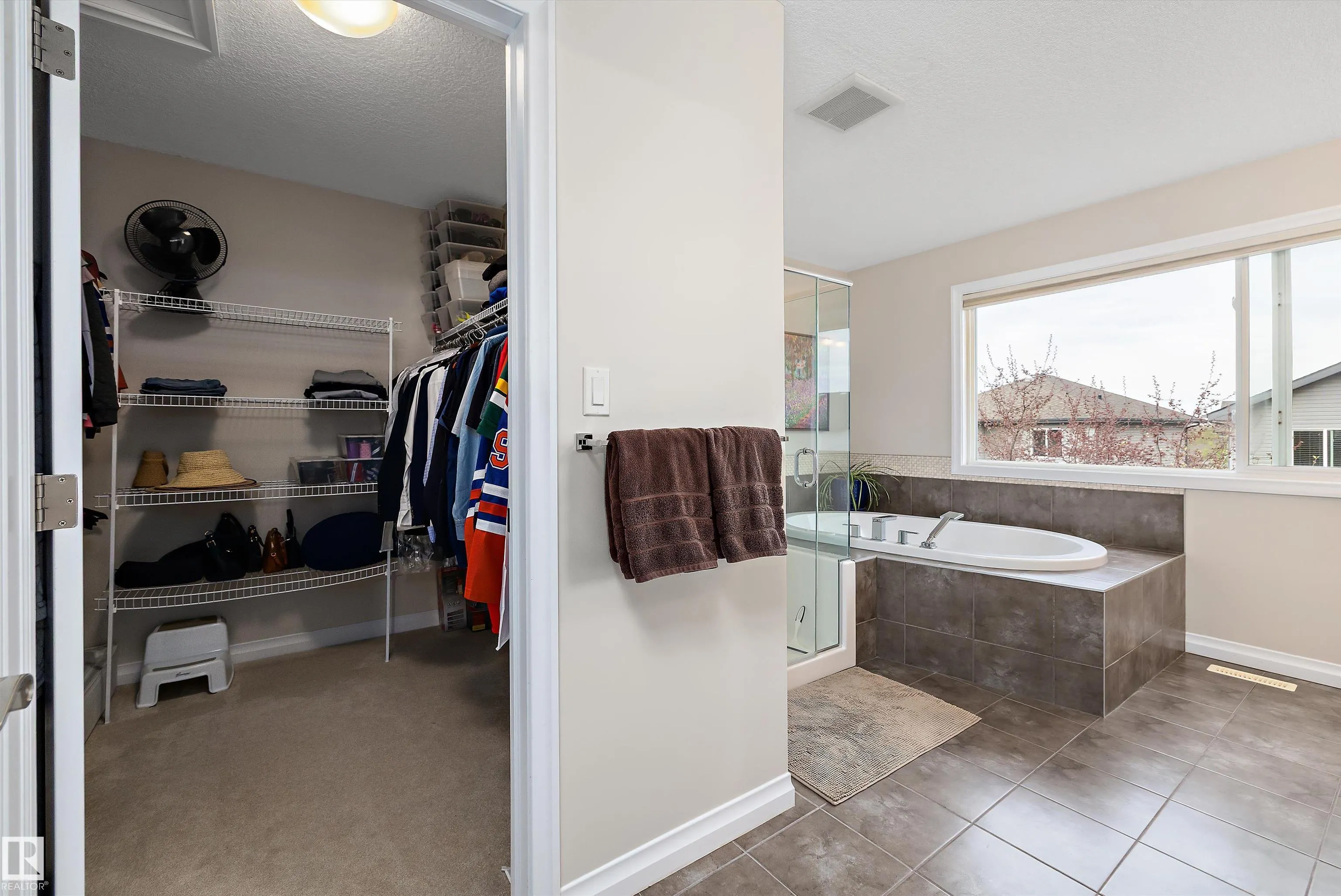 4015 ALEXANDER Way