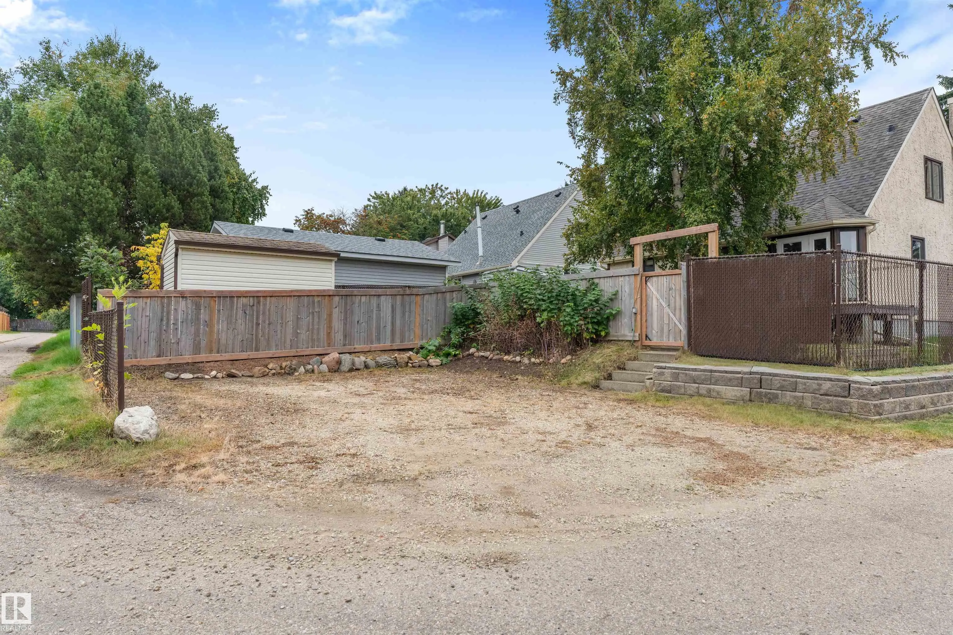 25 GREENWOOD Drive