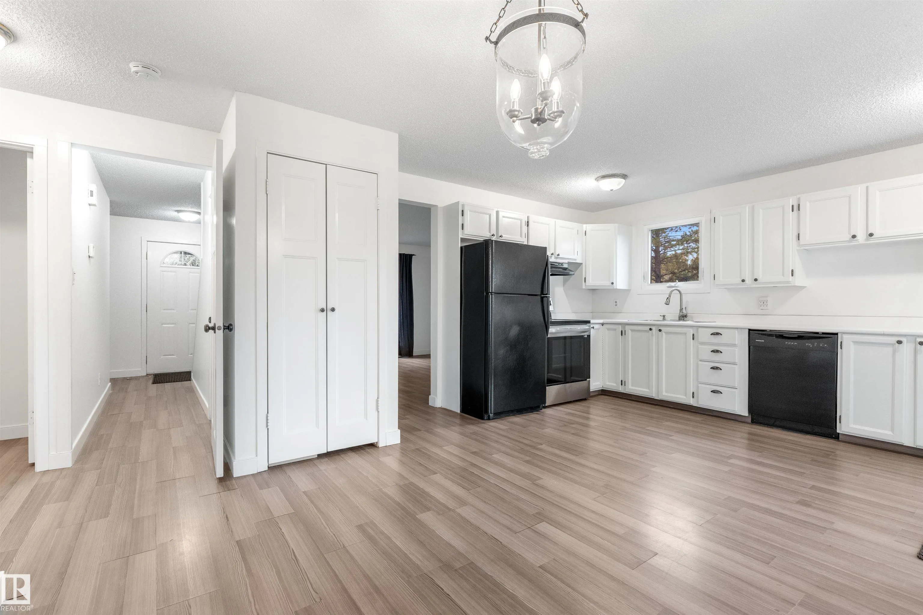25 GREENWOOD Drive
