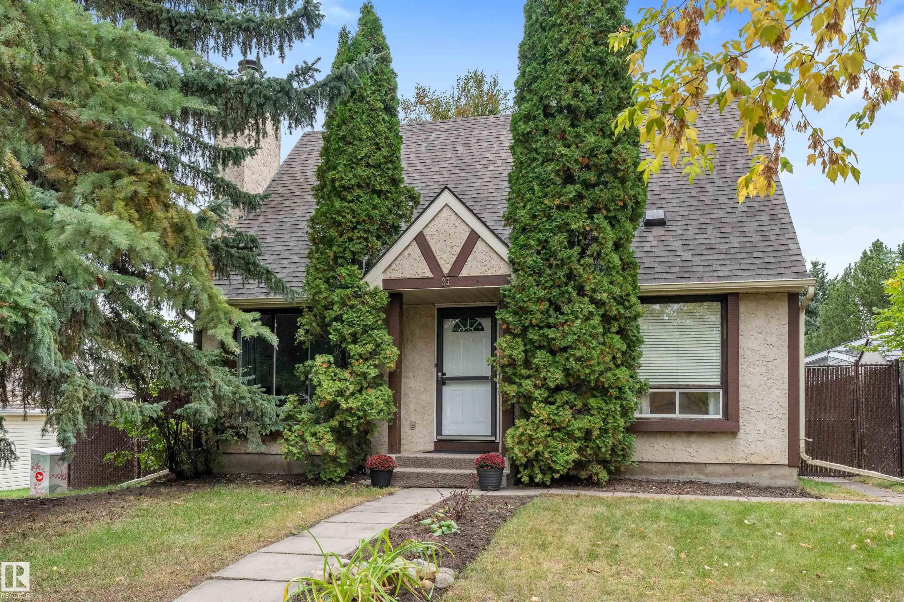 25 GREENWOOD Drive
